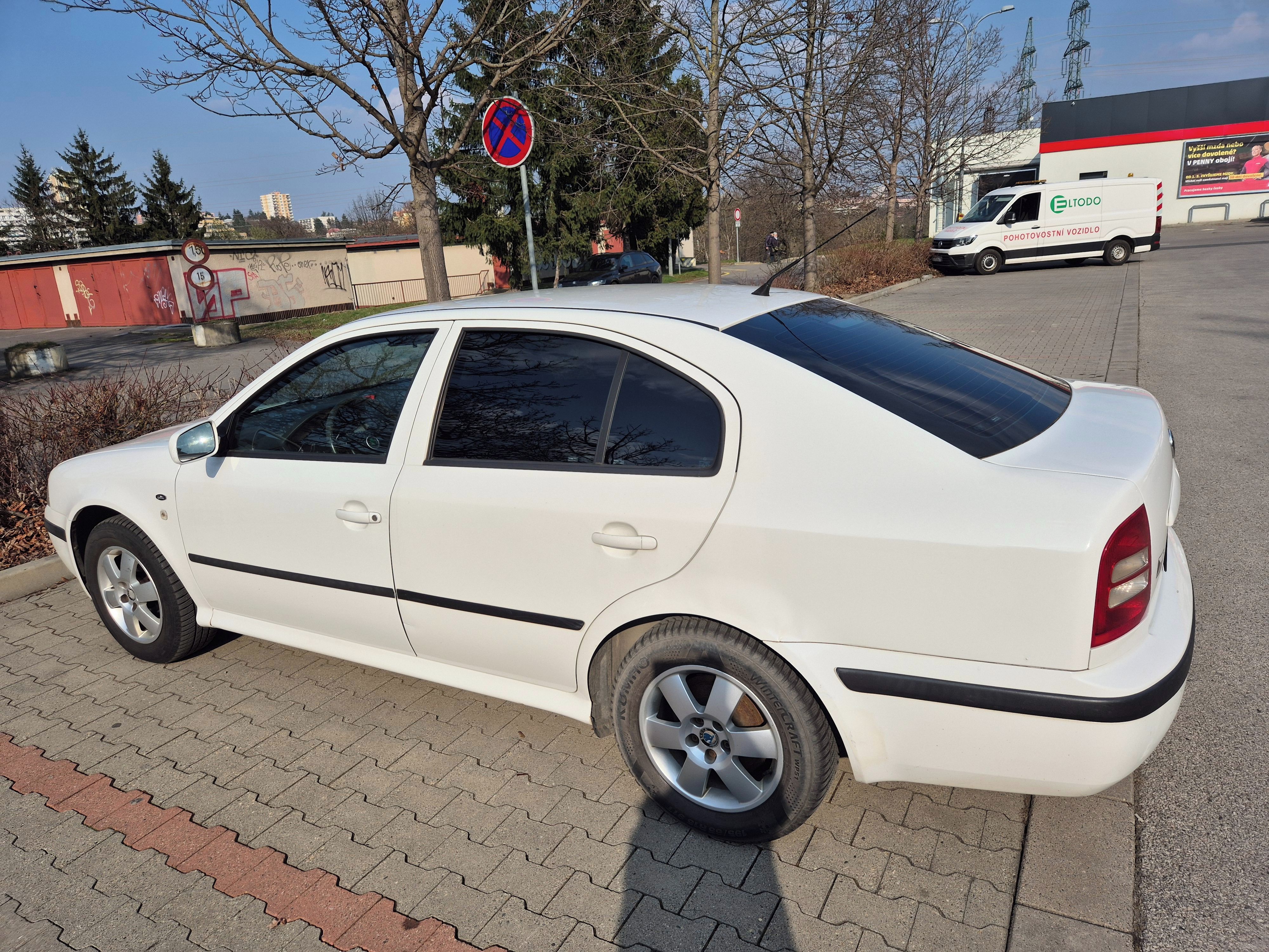 Škoda Octavia, 1,6 i - fotka 5