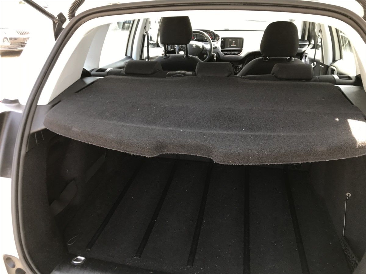 Peugeot 2008, 1,2 PT 60kW - fotka 6