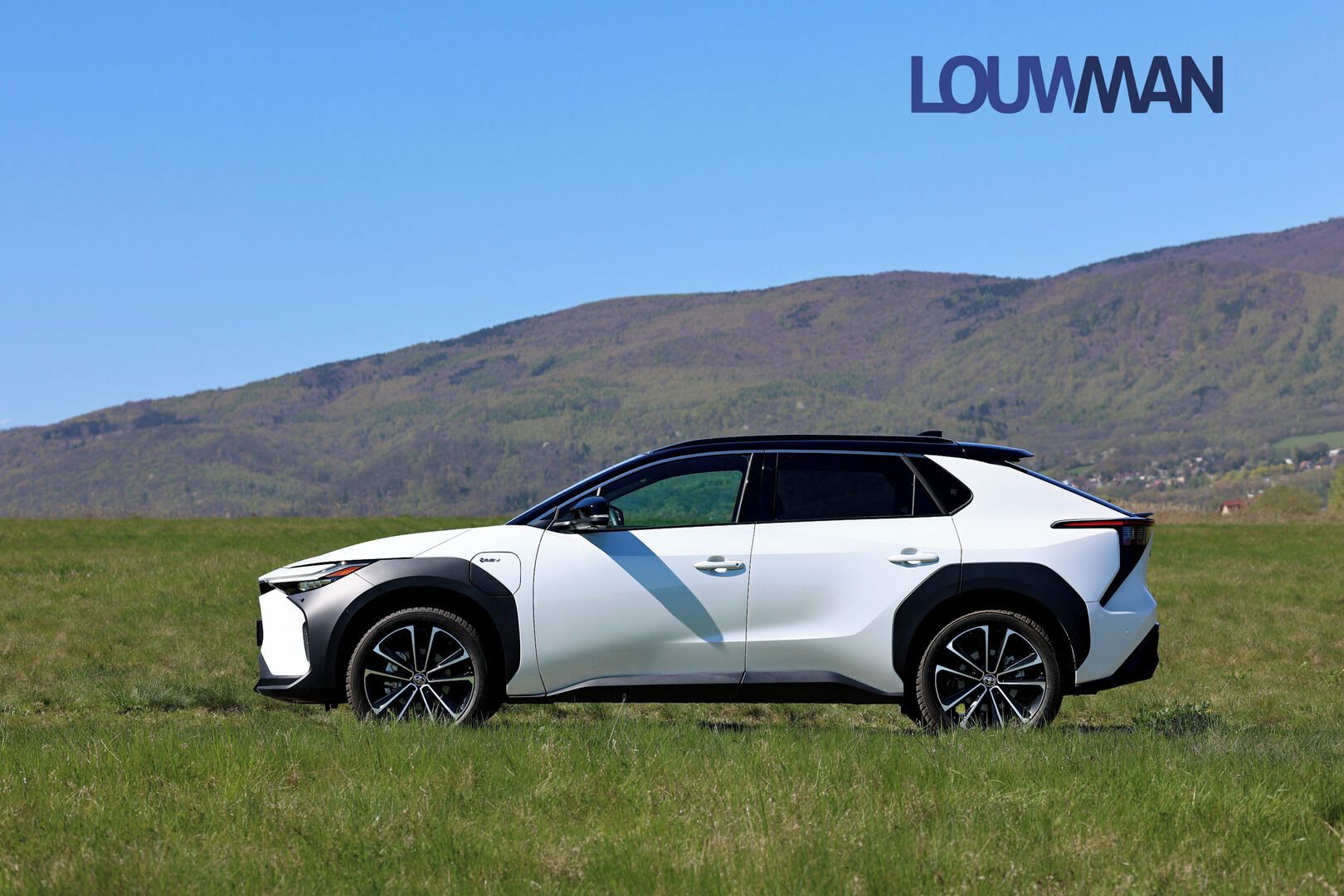 Toyota bZ4X, BEV EXECUTIVE AWD - fotka 3