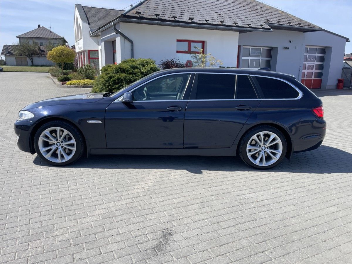BMW Řada 5, 3,0 d 180kw Manuál Luxury 2maj - fotka 2