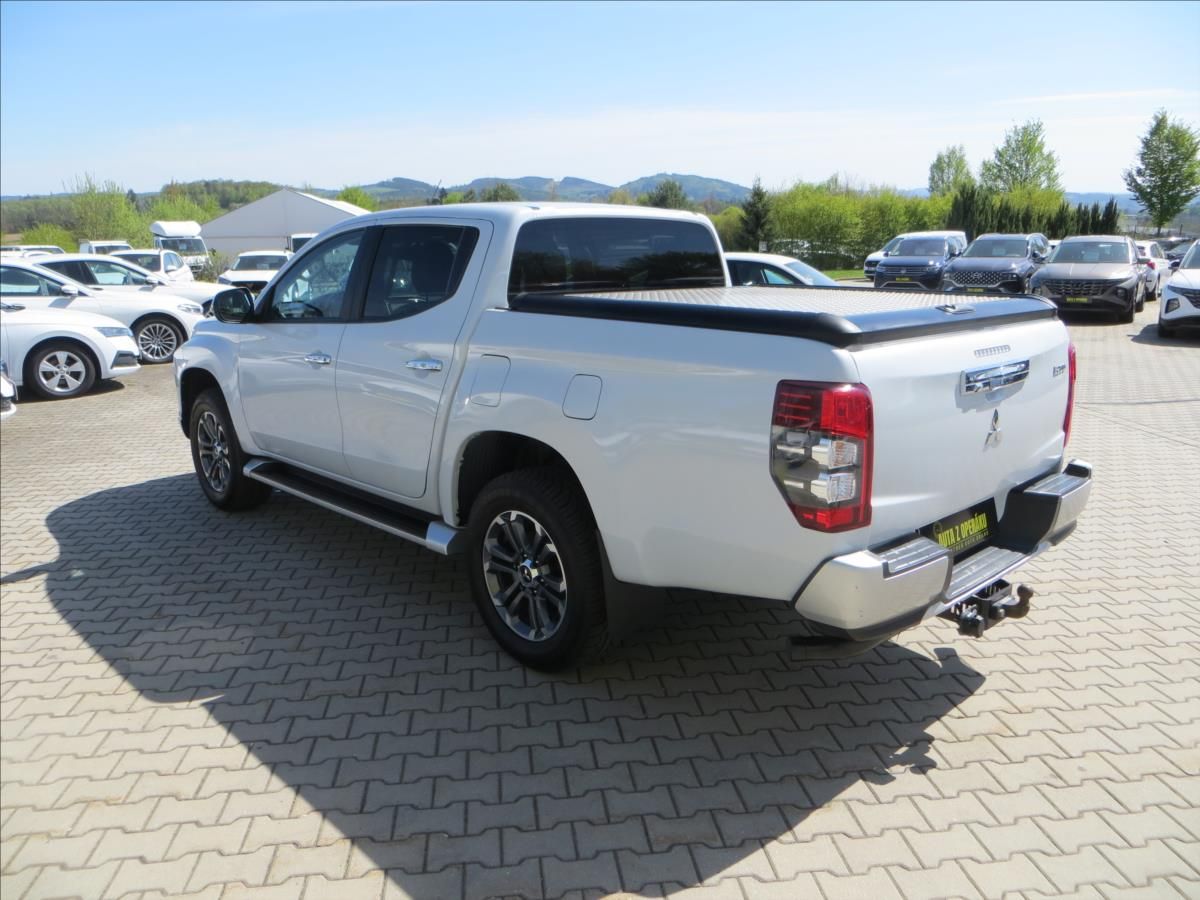 Mitsubishi L200, 2,3 DI-D INTENSE 4WD AUT - fotka 5