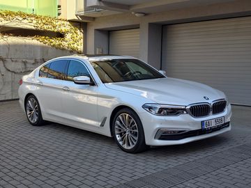 530D xDrive Luxury line ČR