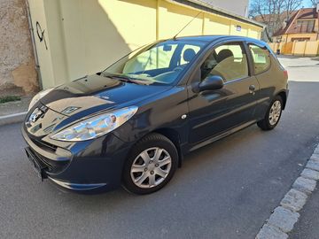 1.1i najeto 34 310 km
