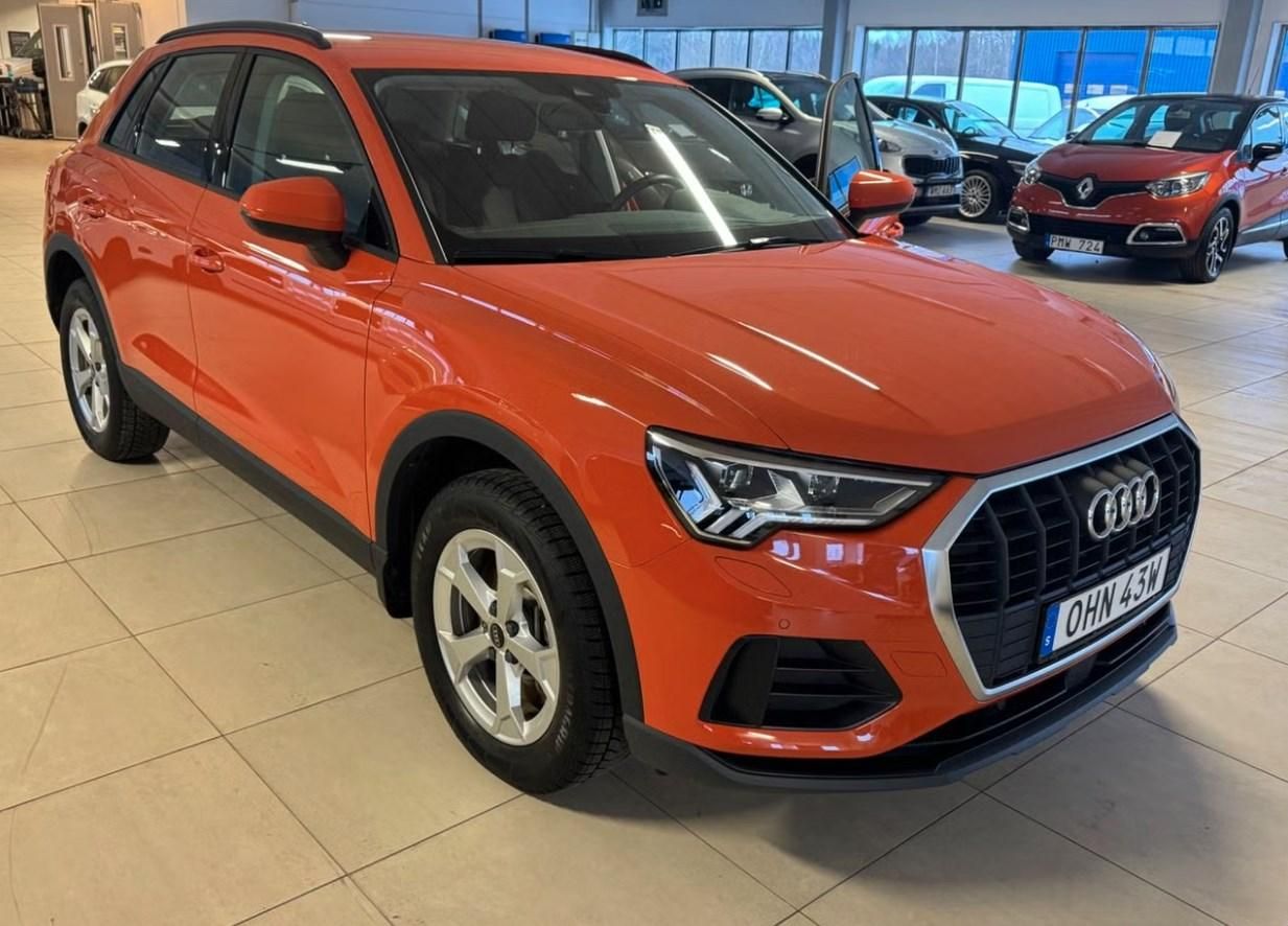 Audi Q3, 45 TFSI e Proline Matrix - fotka 2