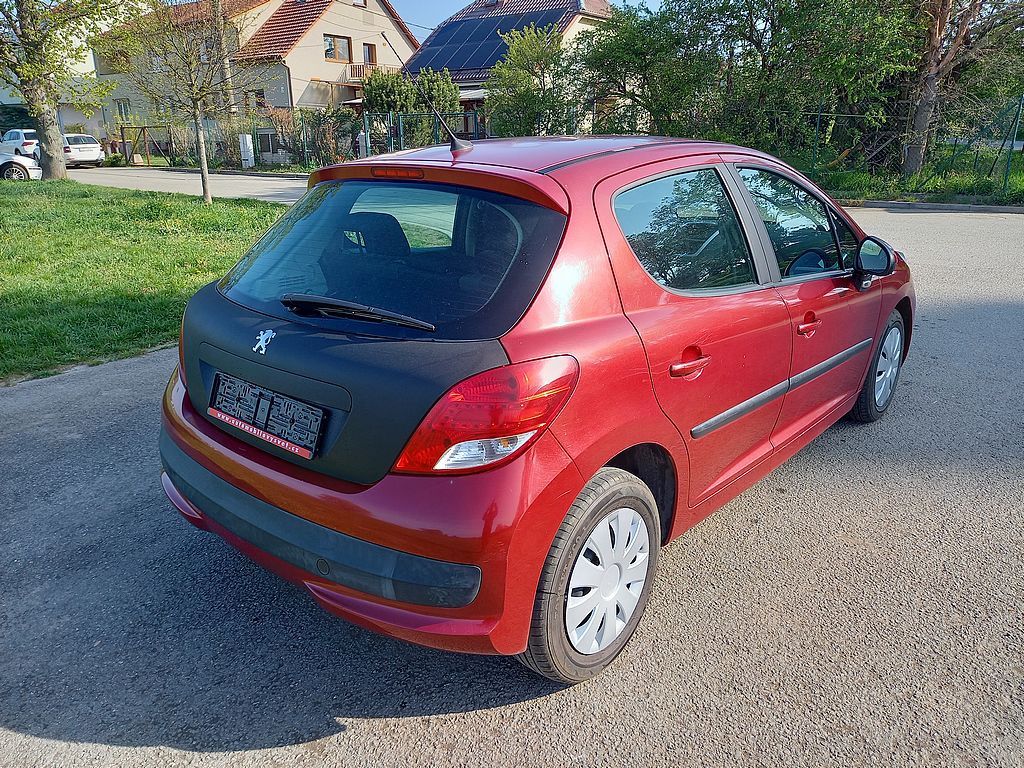 Peugeot 207, 1.4i klima - fotka 3