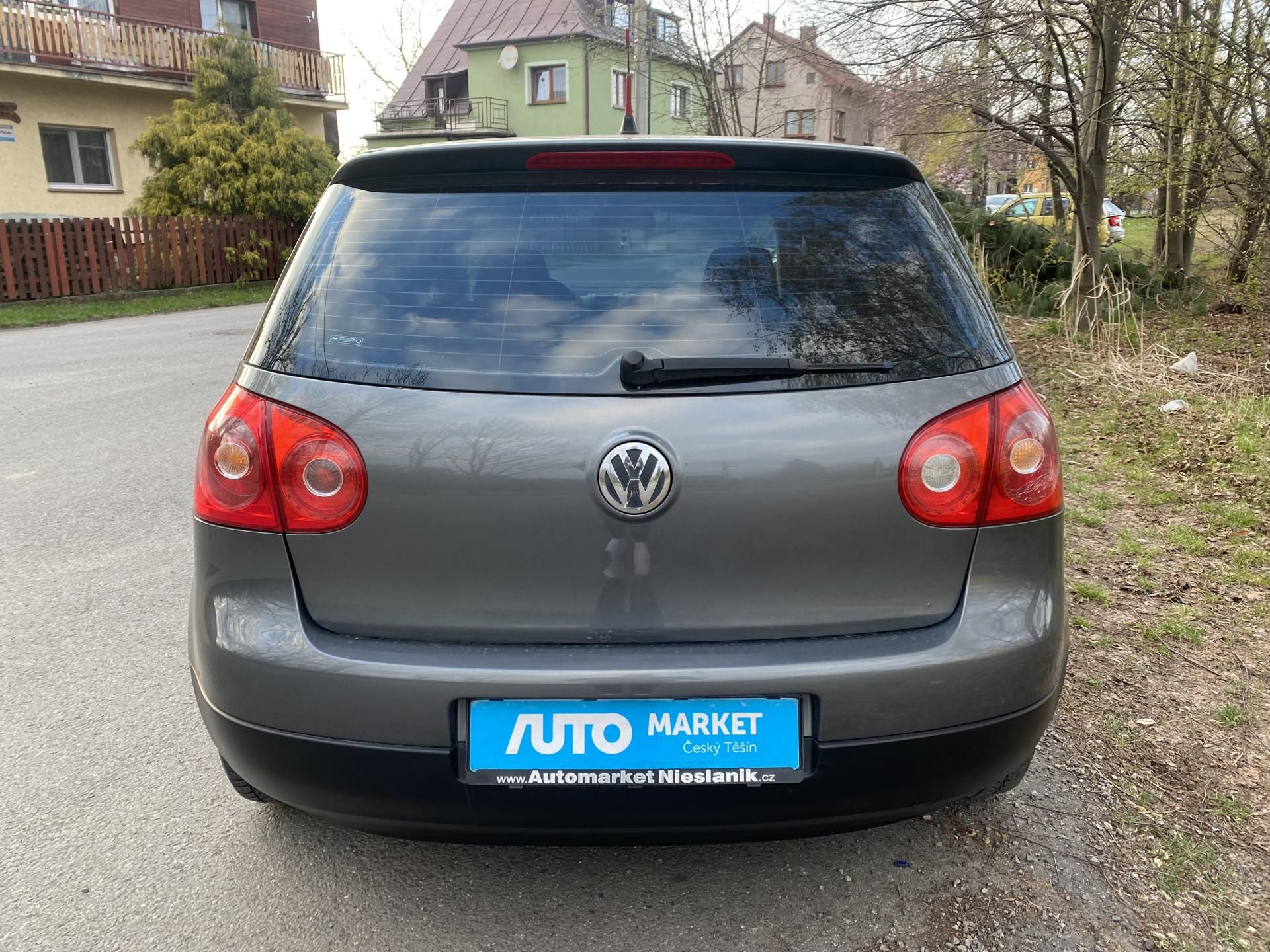 Volkswagen Golf, 1,4 16V 59kw TREND - fotka 6