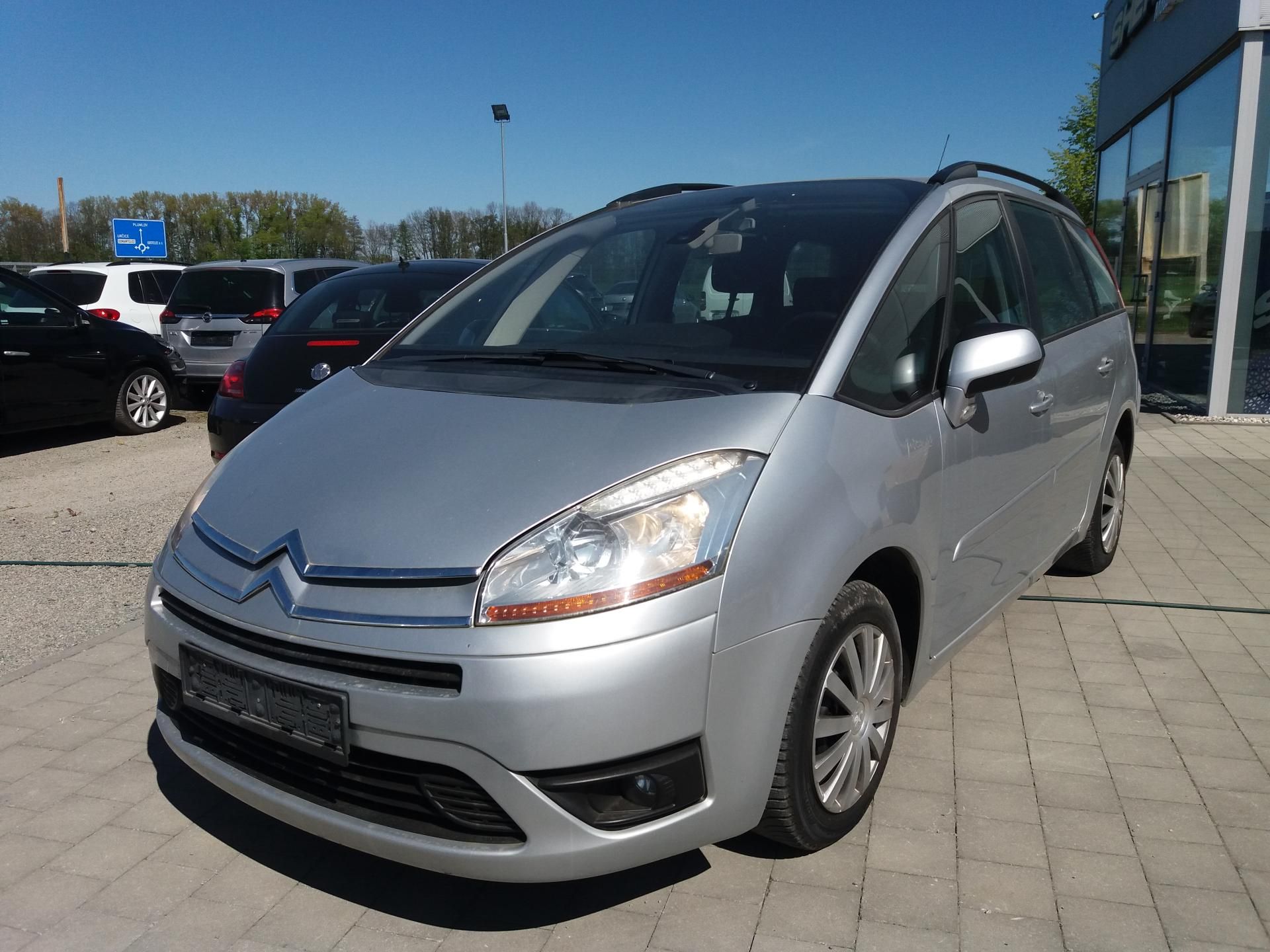 Citroën Grand C4 Picasso, 1.6 16V,7.MÍST,SERV.KNÍŽKA!!