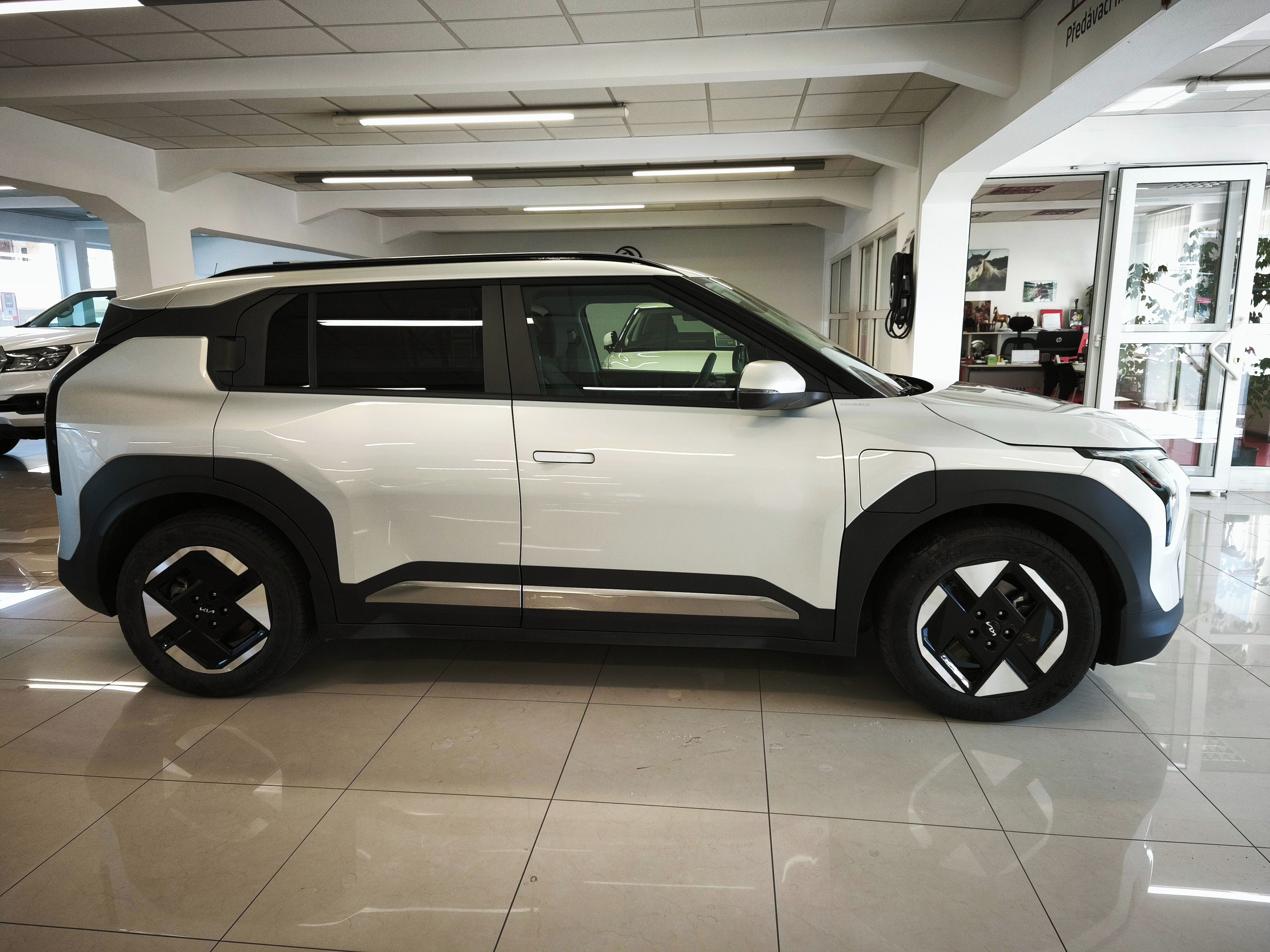 Kia EV3, EARTH + ADAS - fotka 2