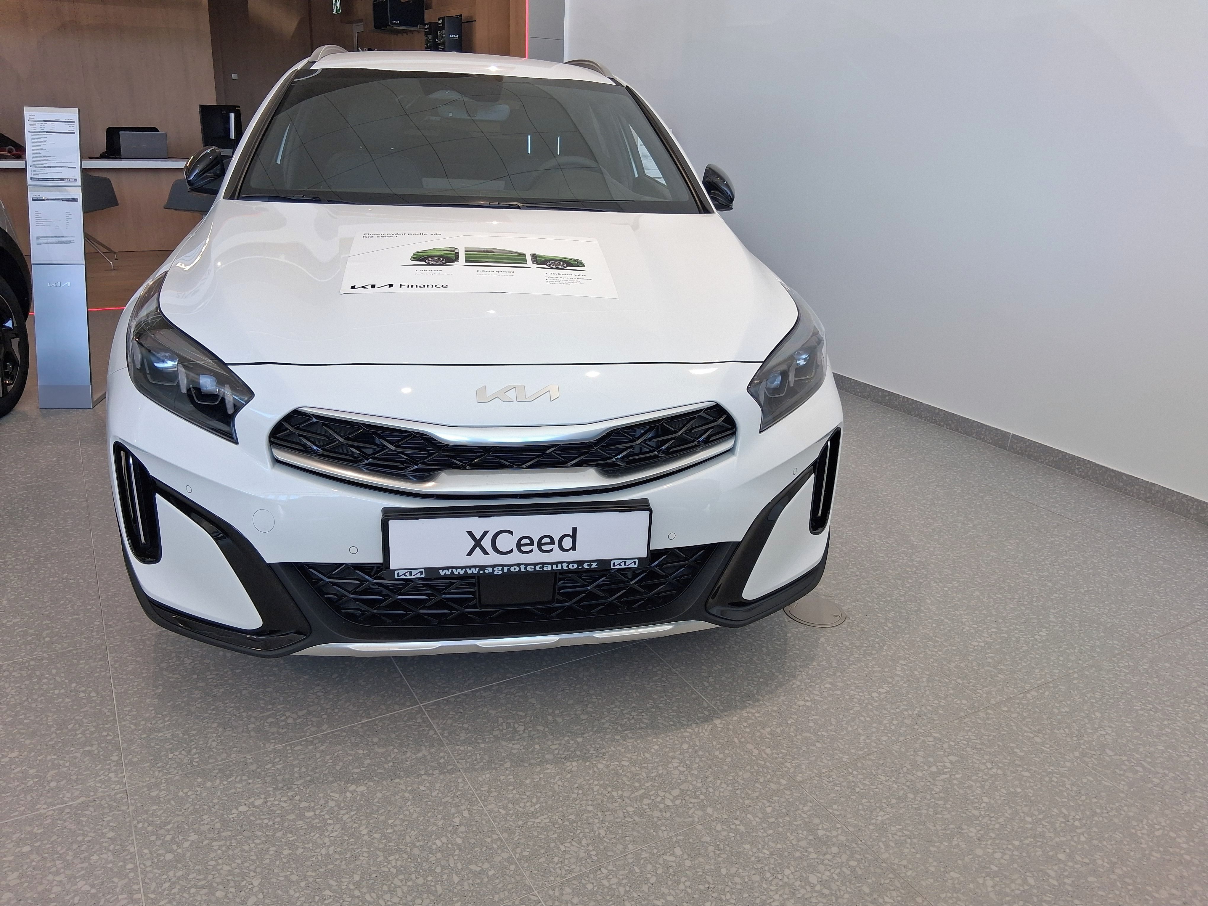 Kia XCee´d, 1,6 T-GDi 7DCT 110kW STEEL EDI - fotka 2