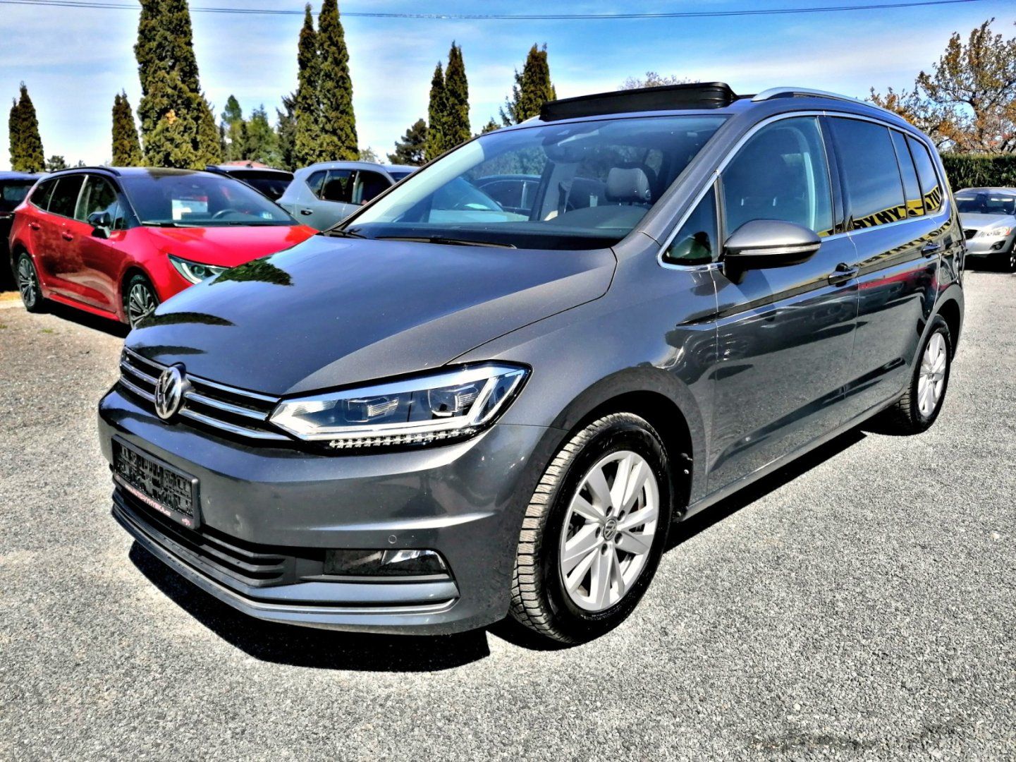 Volkswagen Touran, 2.0 TDi DSG,7-míst,Highline - fotka 2