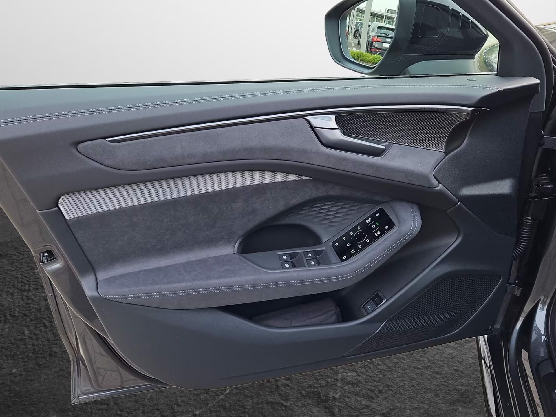 Audi A6, 3.0 TDI q S-Line Pano HuD 360 - fotka 5