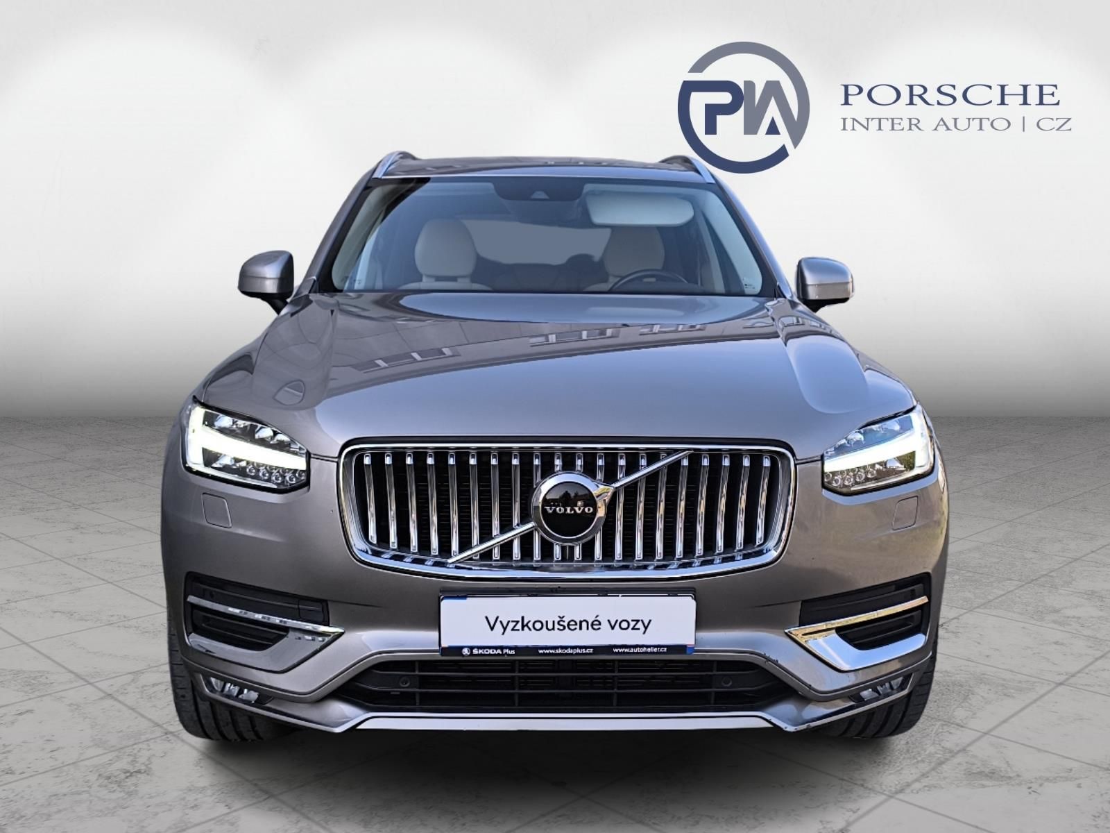 Volvo XC90, 2.0 D 7Míst - fotka 3
