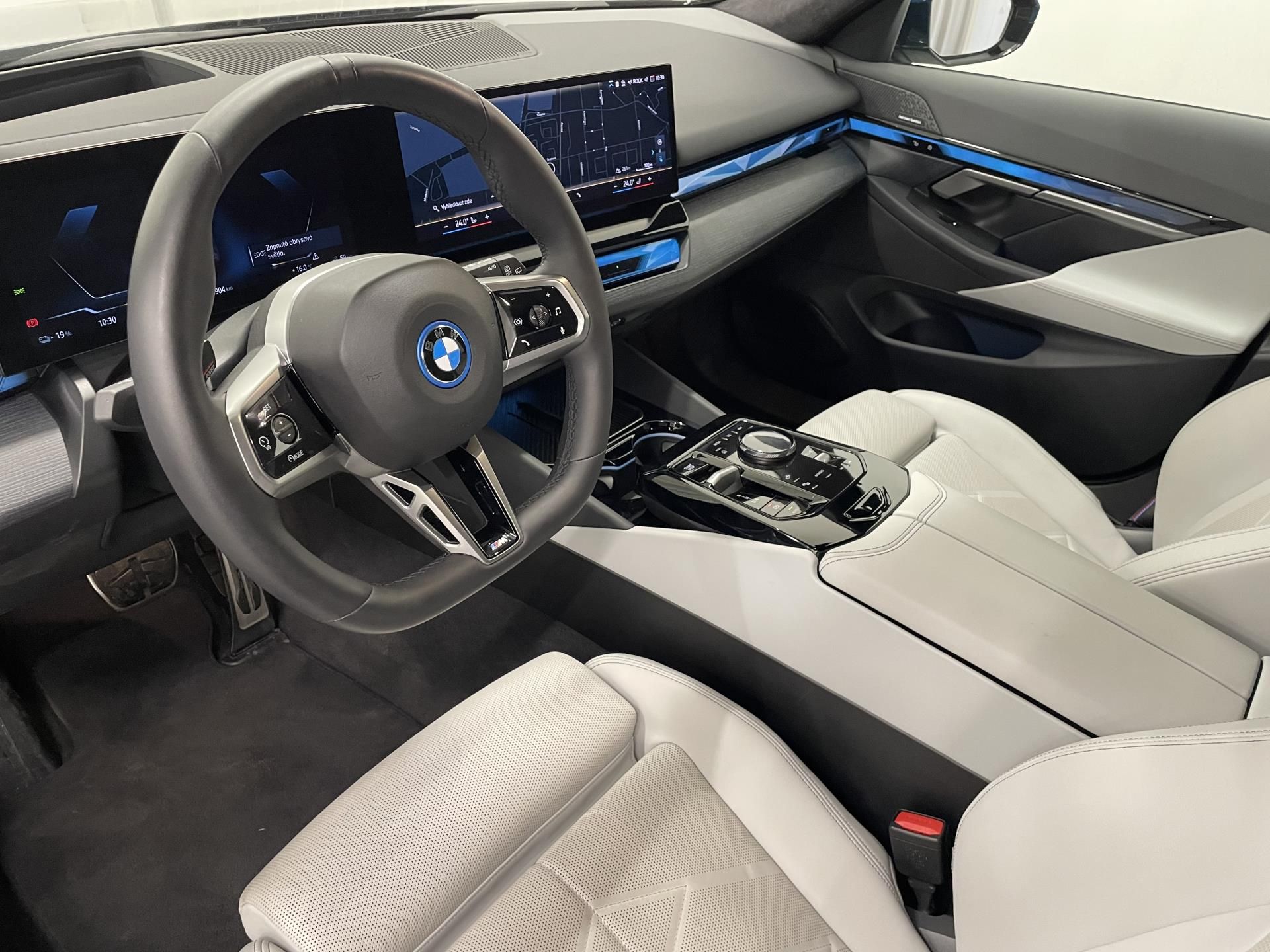 BMW i5, i5 eDrive40 Touring - fotka 6