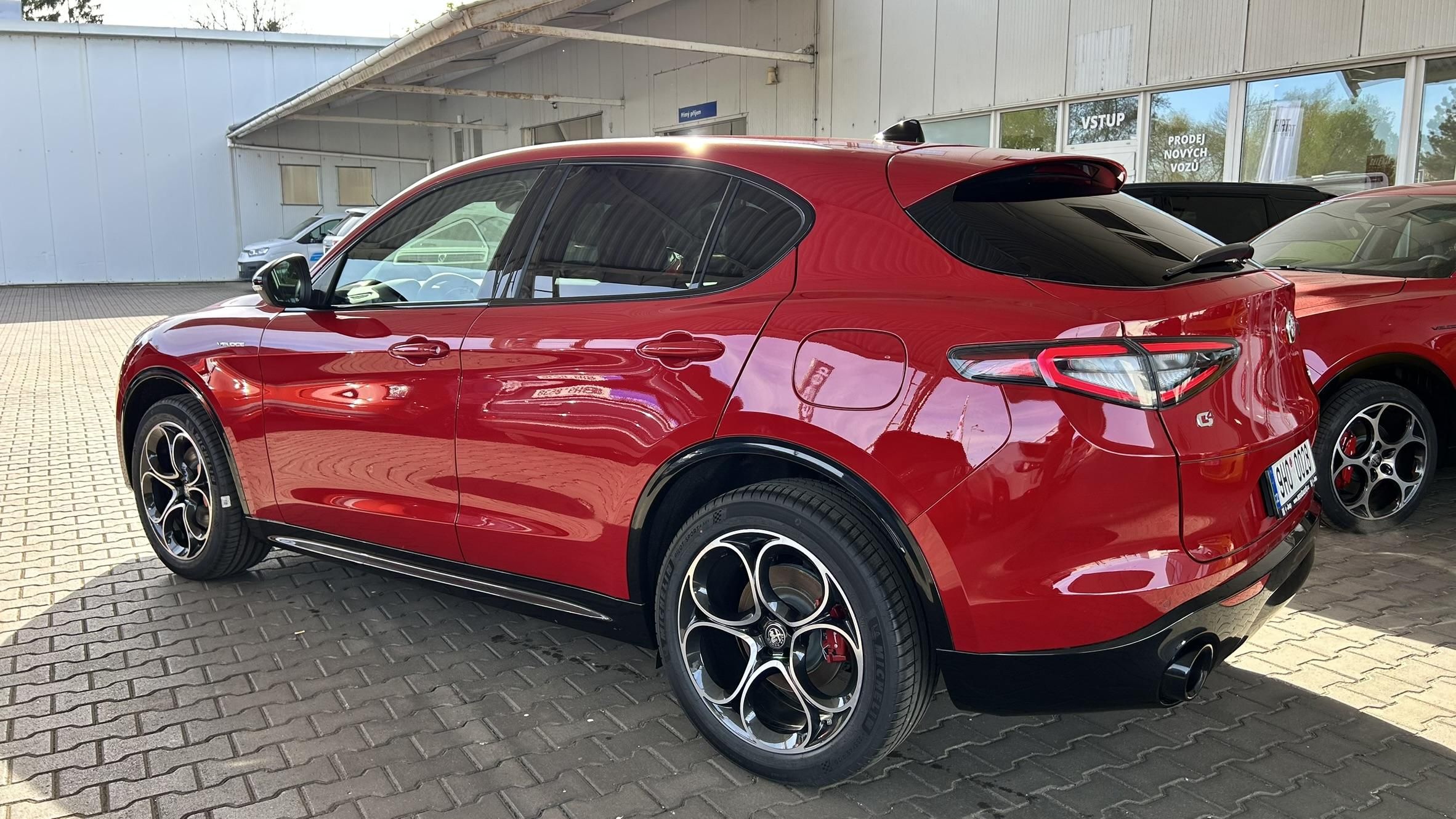 Alfa Romeo Stelvio, 2.0i 280k AWD Veloce - fotka 5