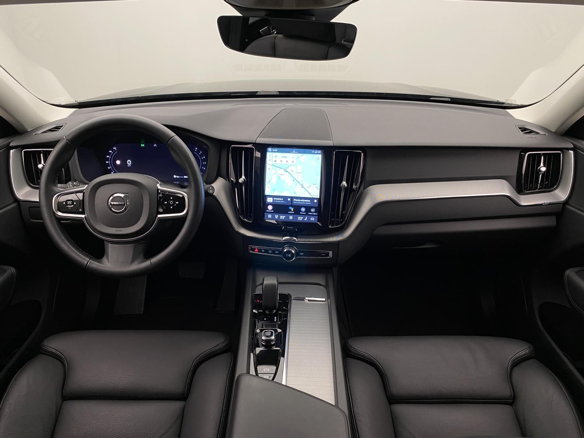 Volvo XC60, B4 AWD BRIGHT PLUS AUT - fotka 2