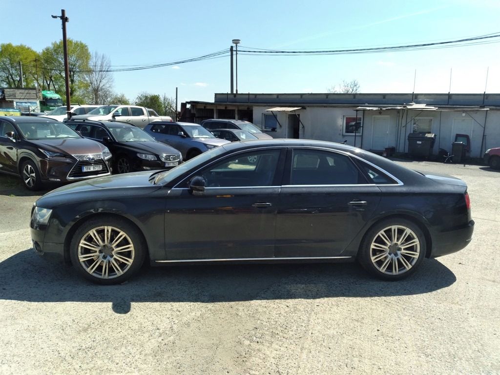 Audi A8, 4.2 TDI V8 QUATTRO NEPOJÍZDNÉ - fotka 4
