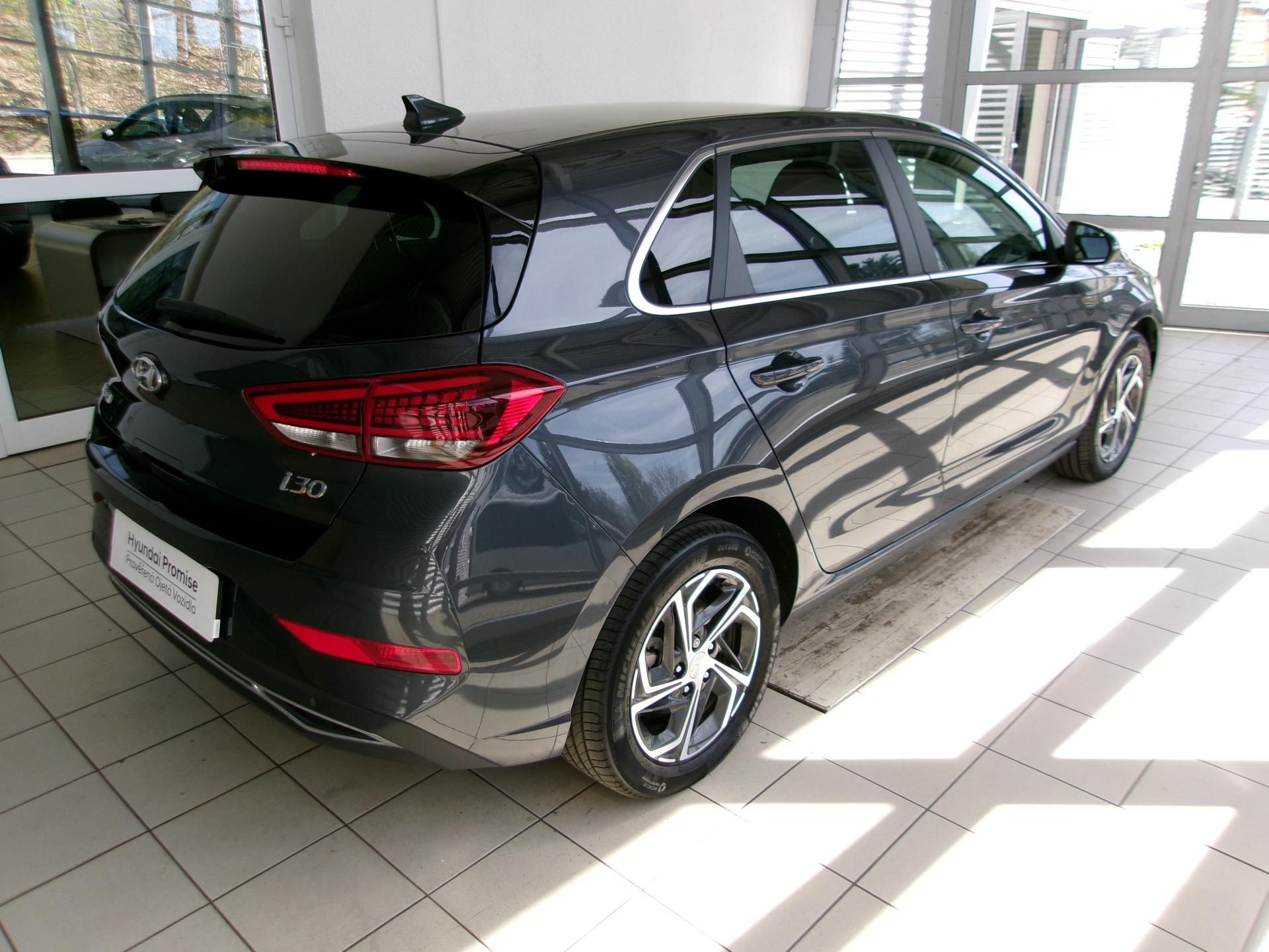 Hyundai i30, 1.5T-GDi 117kW MH Smart Plus - fotka 4