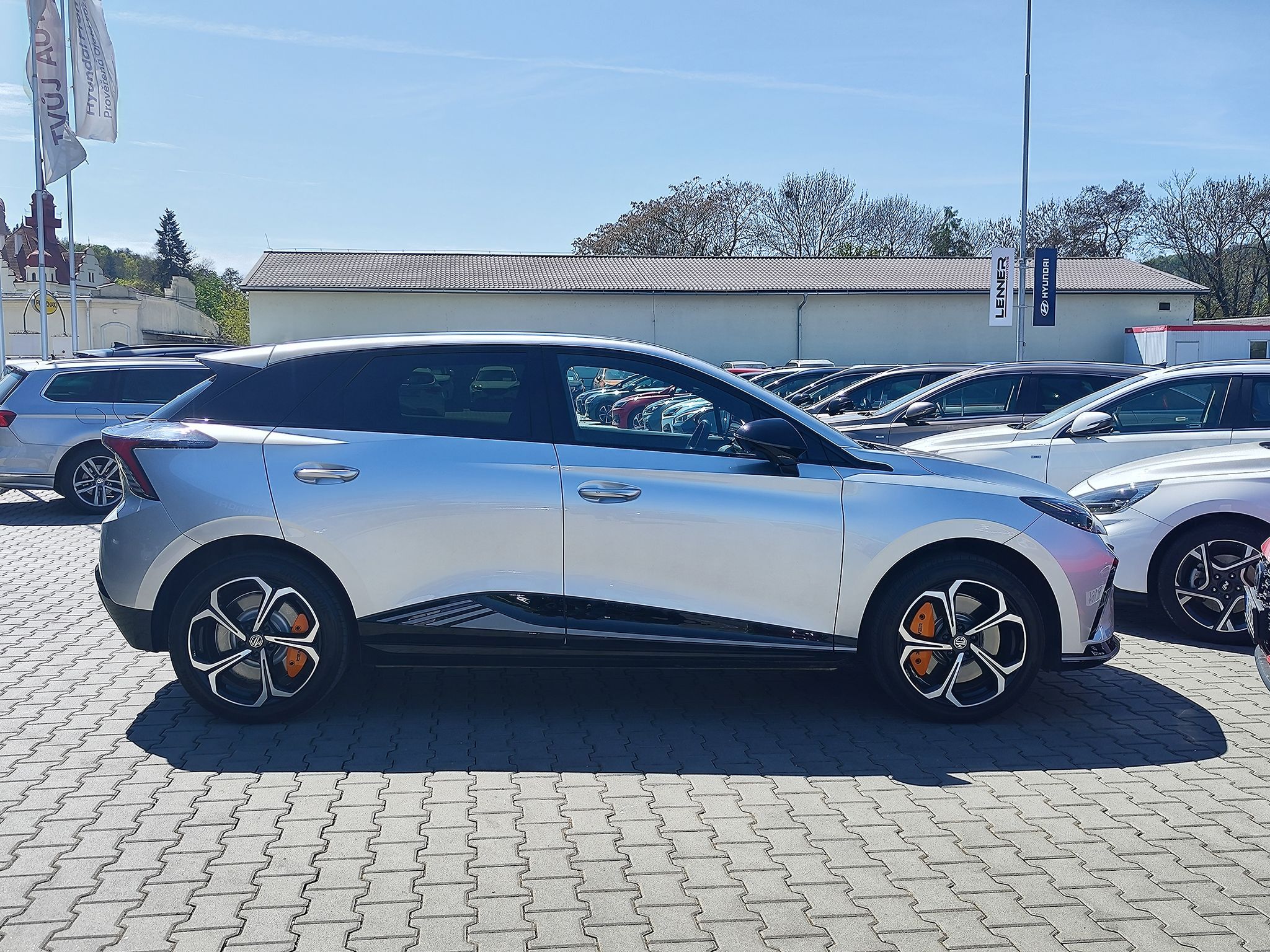 MG MG4, 64kWh/320kW XPower - fotka 4