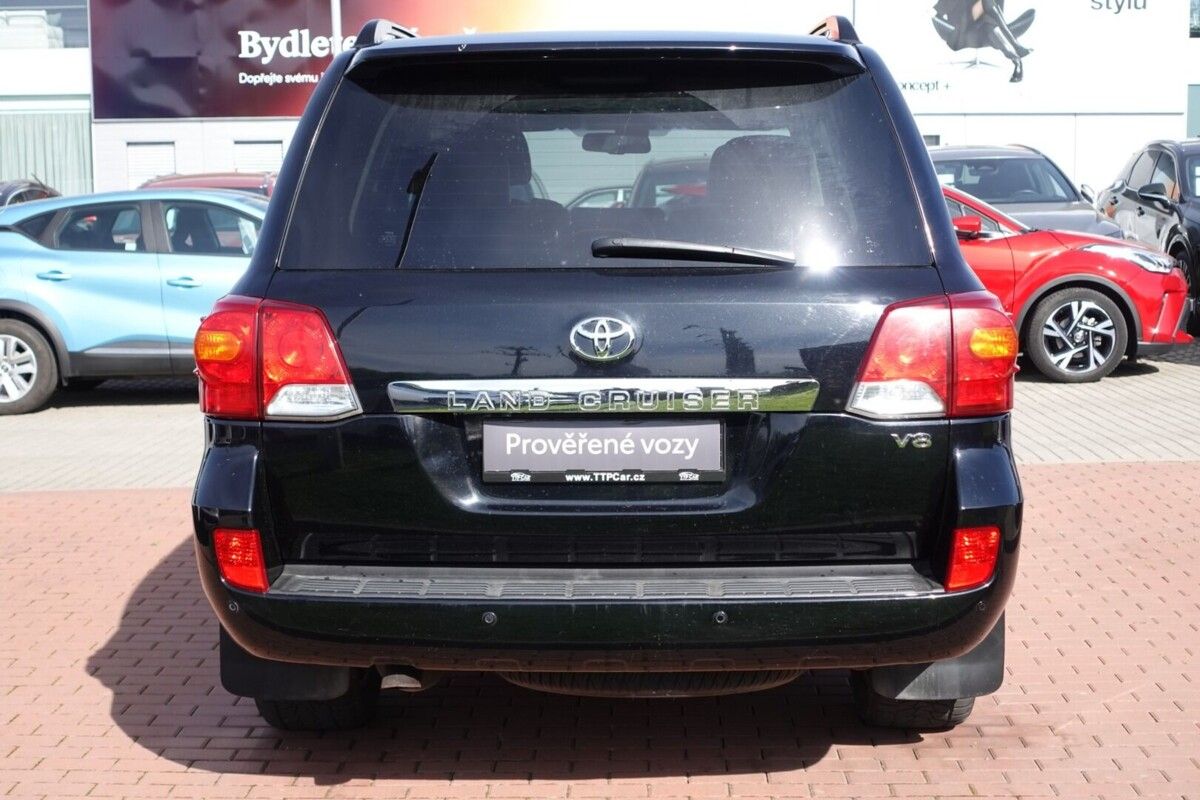 Toyota Land Cruiser, 4.5D-4D V8 200kW 6A/T Lux+ - fotka 5