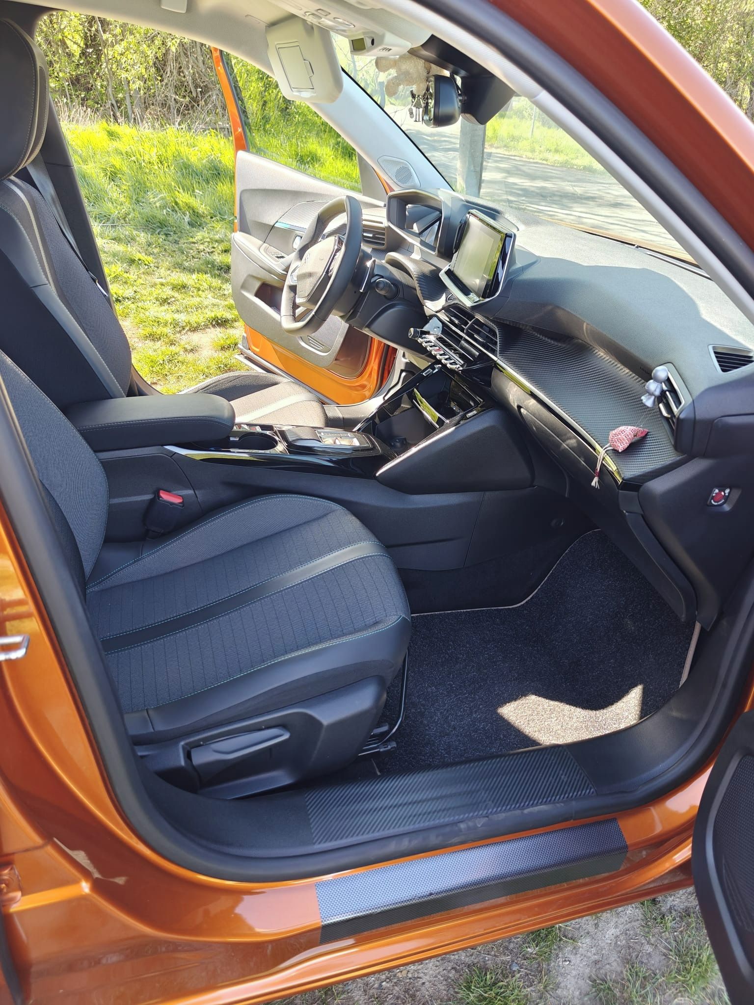 Peugeot 2008, 1,5HDi Allure,AT8 - fotka 5
