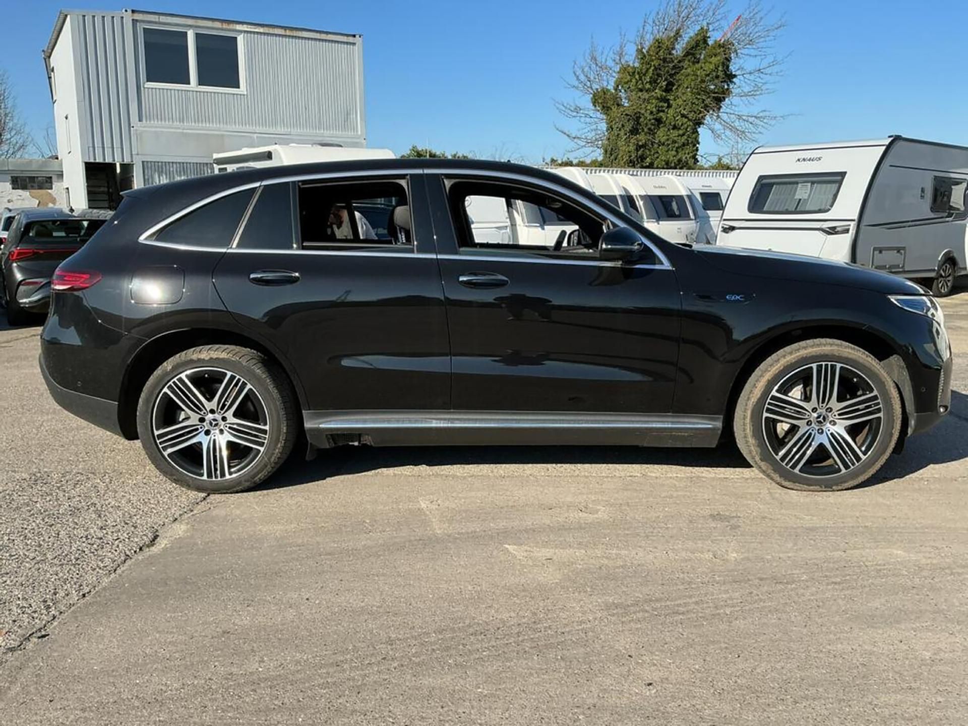 Mercedes-Benz EQC, 400 4MATIC - fotka 3