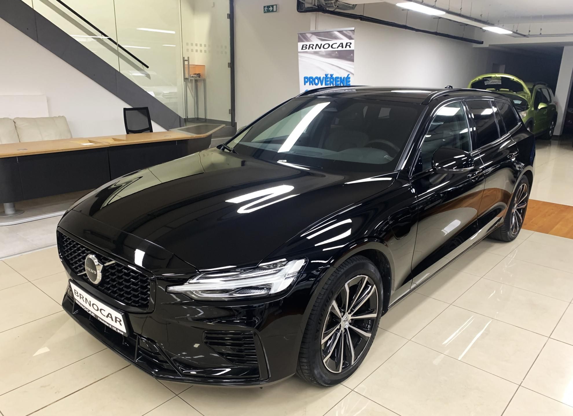 Volvo V60, RECHARGE T6, AWD PLUS DARK ČR - fotka 3