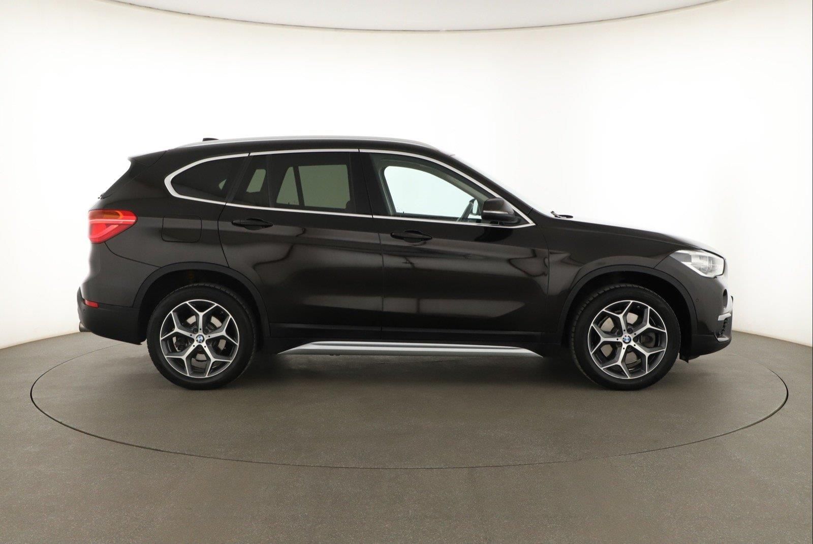 BMW X1, xDrive20i, 4X4, Automat - fotka 6