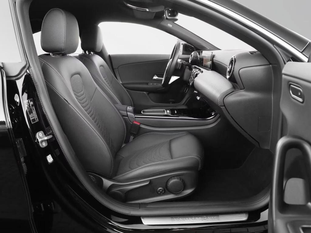Mercedes-Benz CLA, 180*Kamera*Navi*Led*DAB* - fotka 5