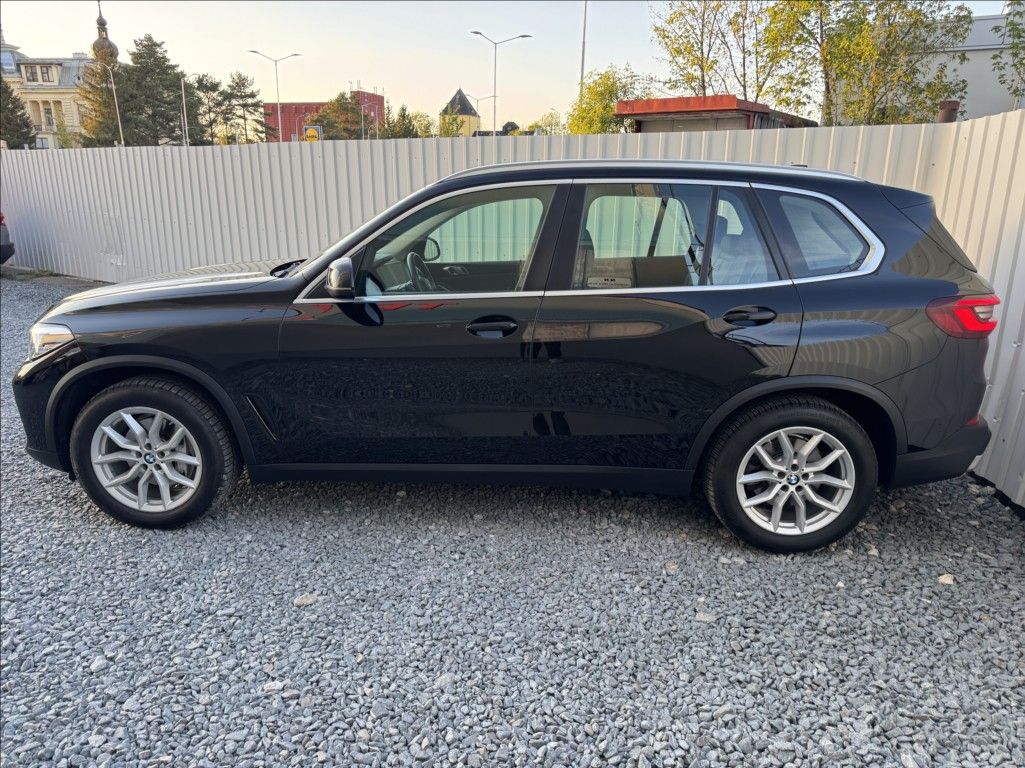 BMW X5, 3,0 xDrive 30d DPH 1.maj. ČR - fotka 4