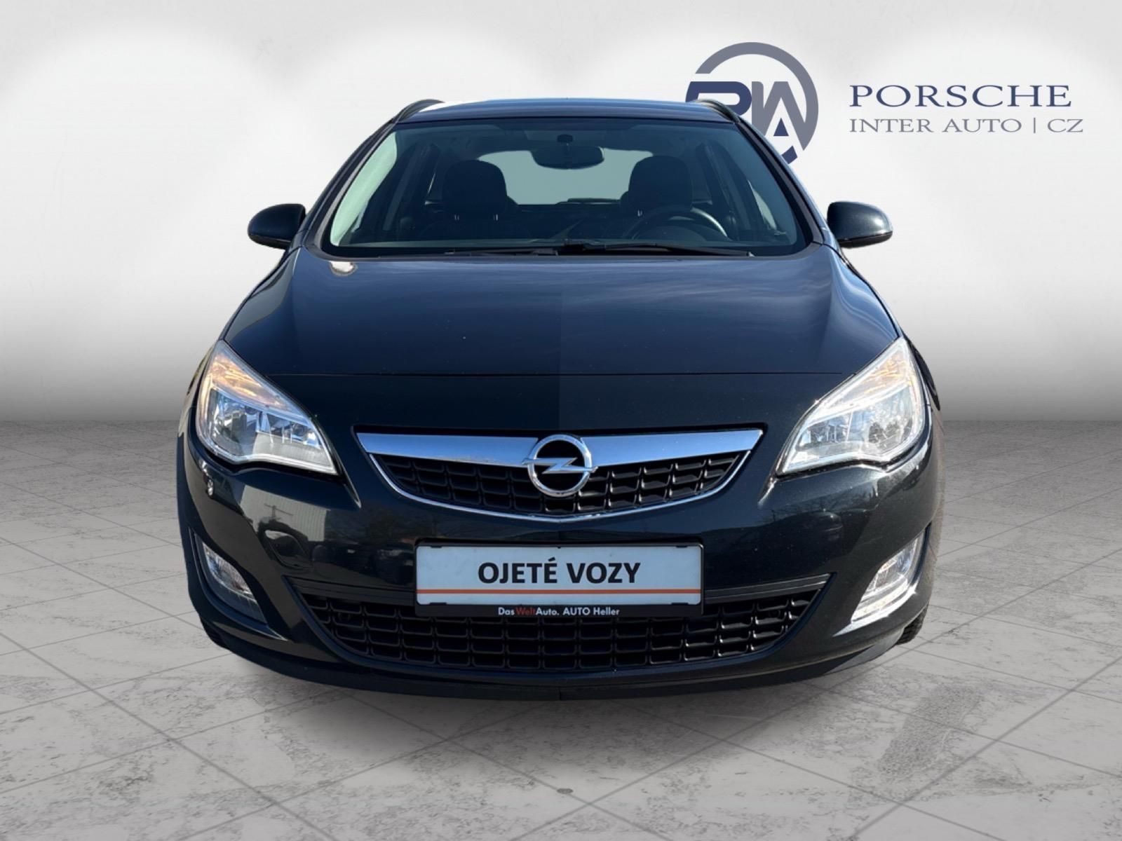 Opel Astra, 1.7 TDCi Sports Tourer 81 kW - fotka 4