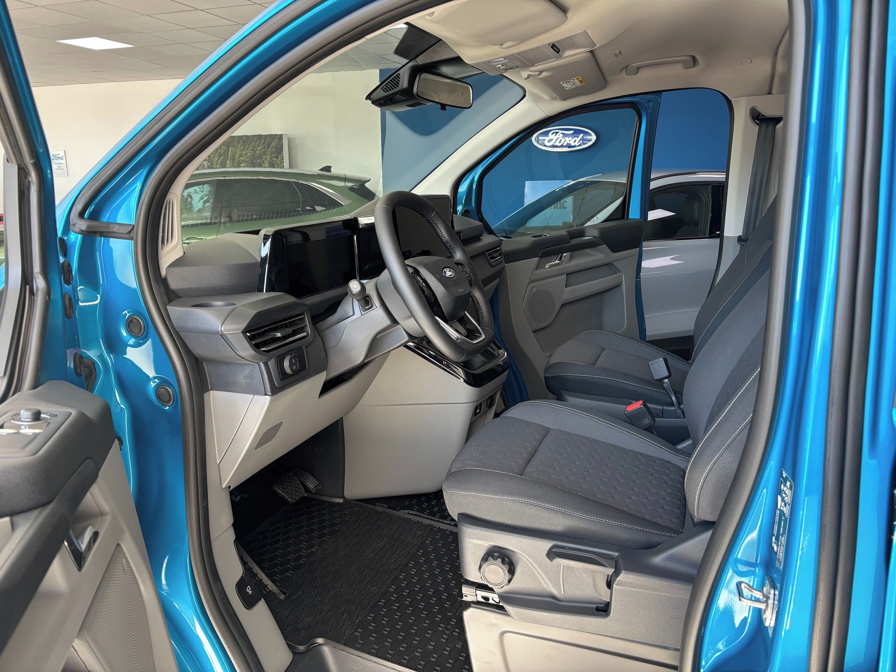 Ford Tourneo Custom, Titanium L2 2.0 EcoBlue 170k - fotka 3