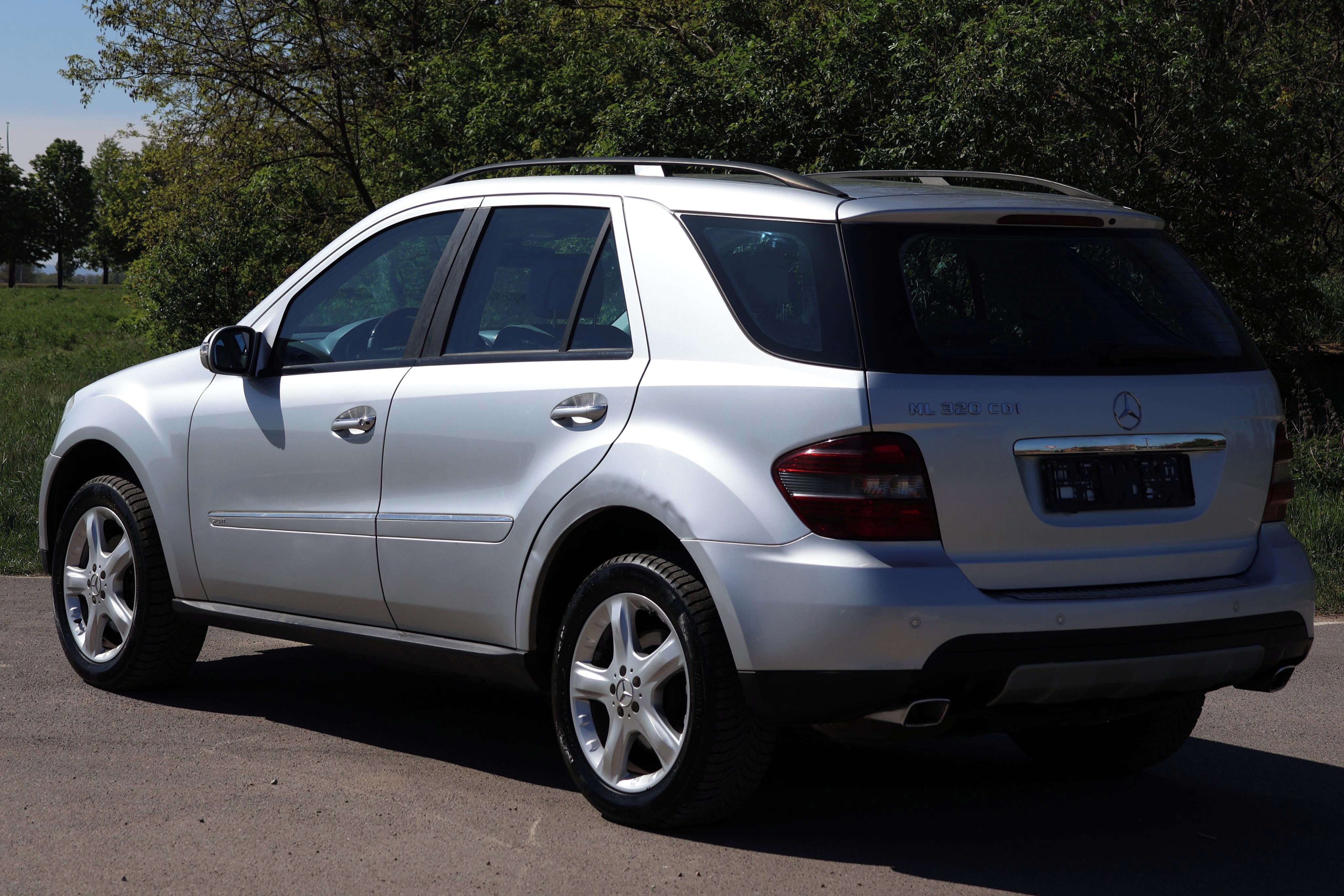 Mercedes-Benz ML, 320CDI 165kW SPORT 4MATIC VZDU - fotka 3
