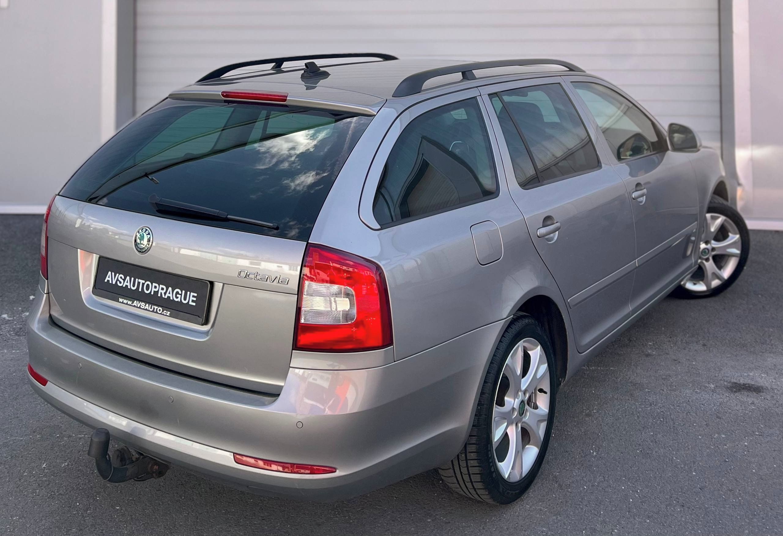 Škoda Octavia, COMBI  DSG 103 KW  ELEGANCE - fotka 3