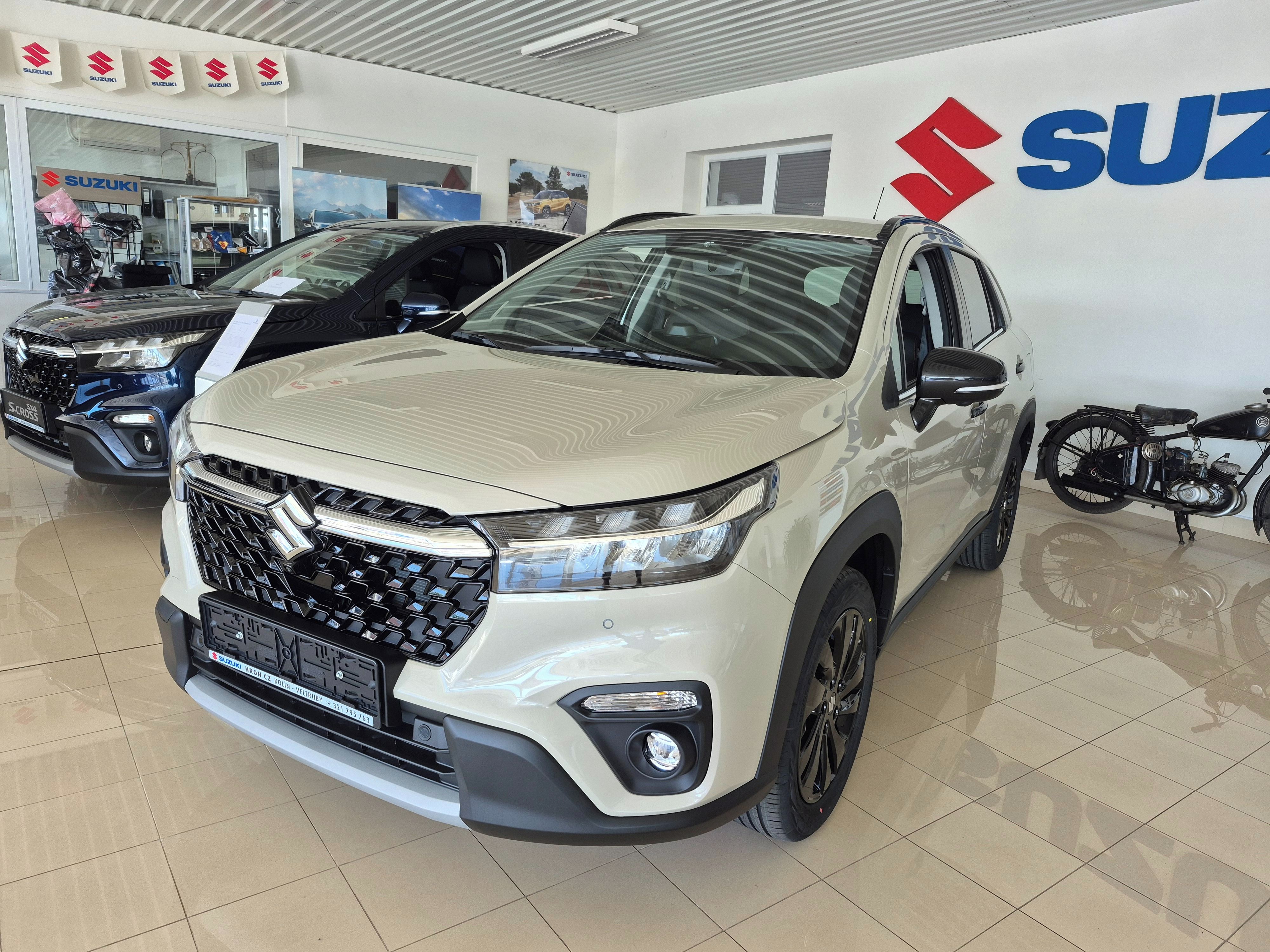 Suzuki S-Cross, 1,4 Elegance 4x4 Black - fotka 2