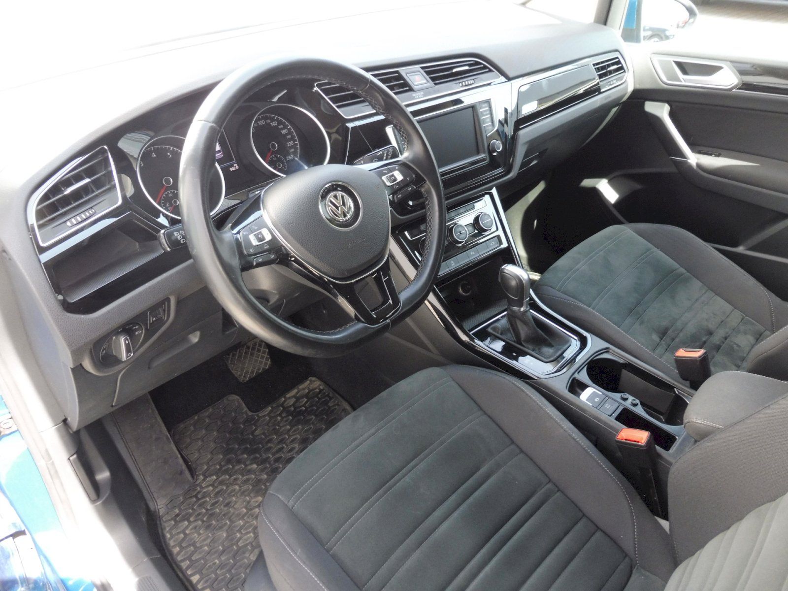 Volkswagen Touran, Highline 1,4 TSI 110kW DSG - fotka 6