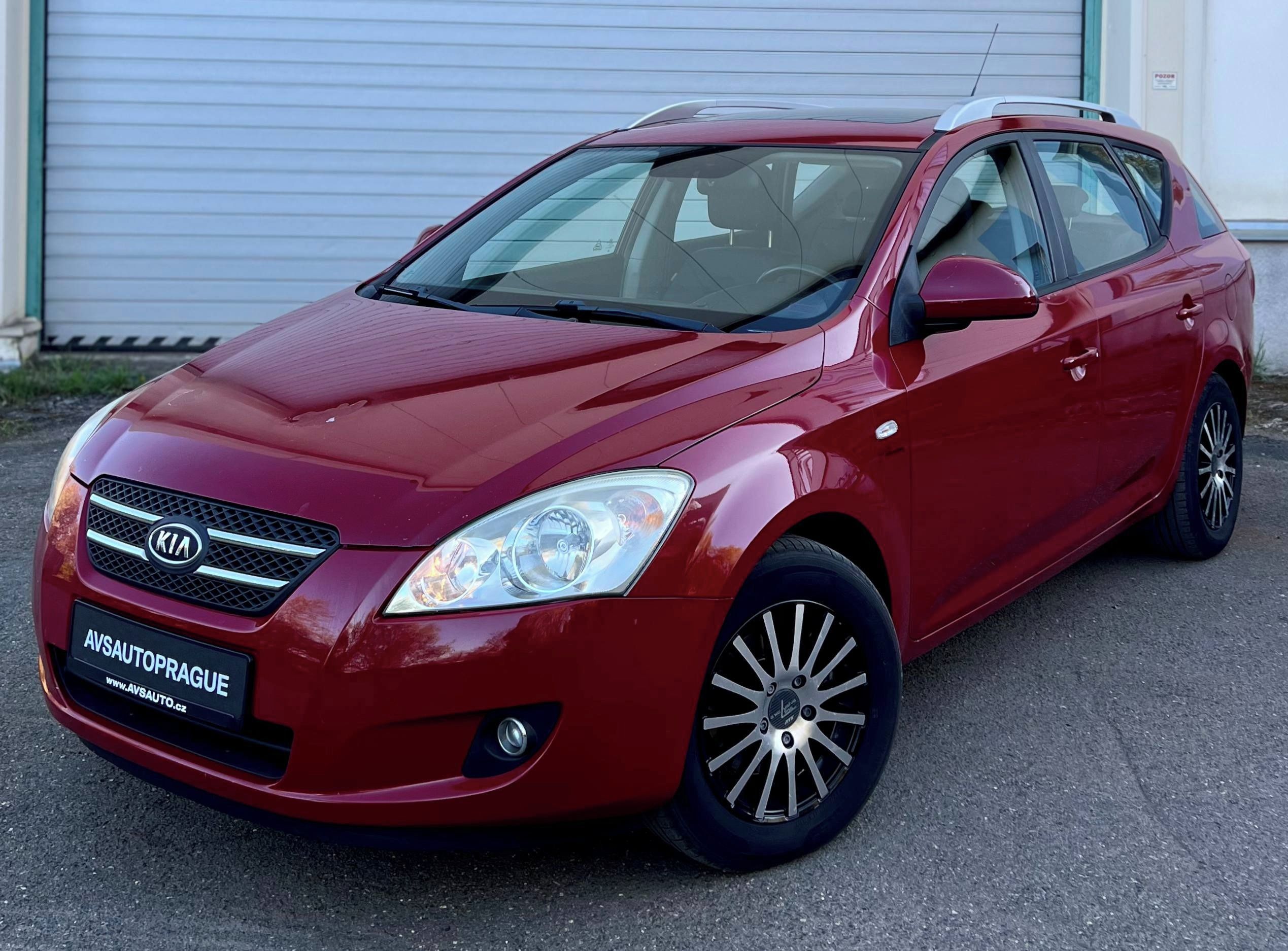 Kia Cee´d, KOMBI 1.6 CRDi (ED) KOMBI - fotka 3