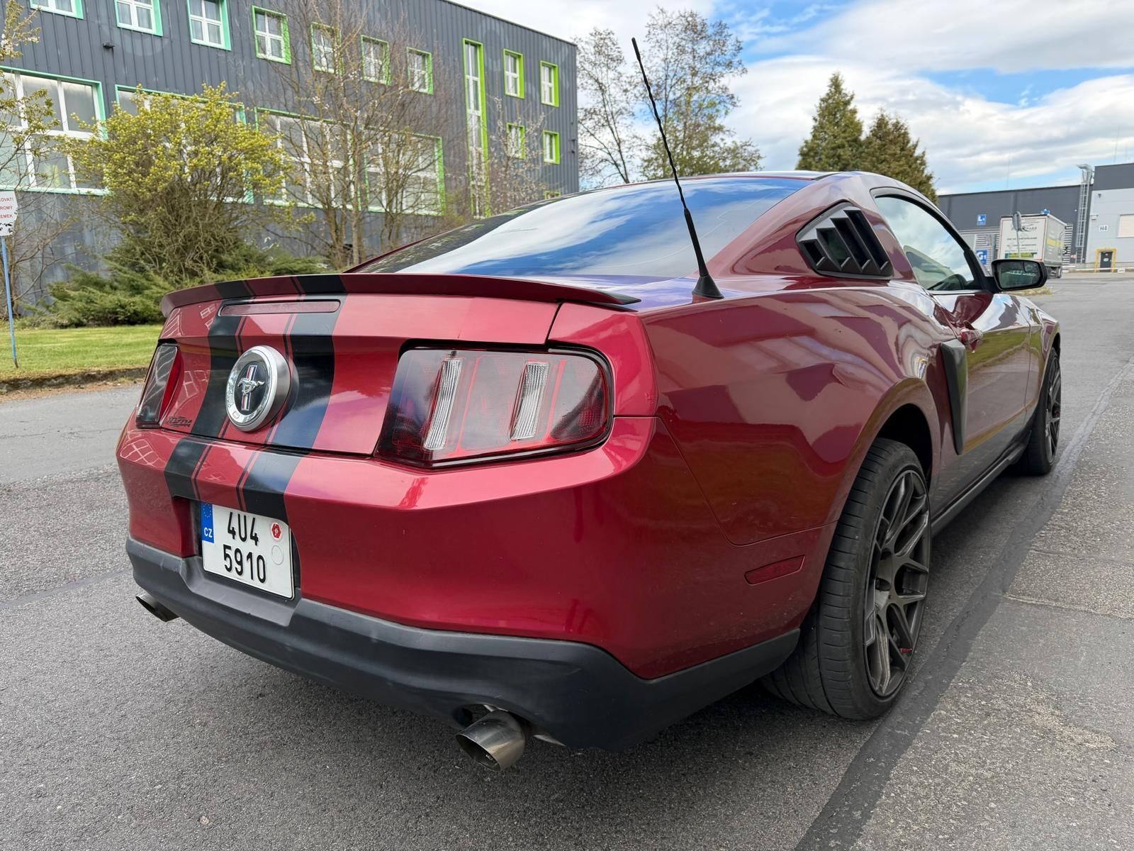 Ford Mustang, 3,6 V6 - fotka 5