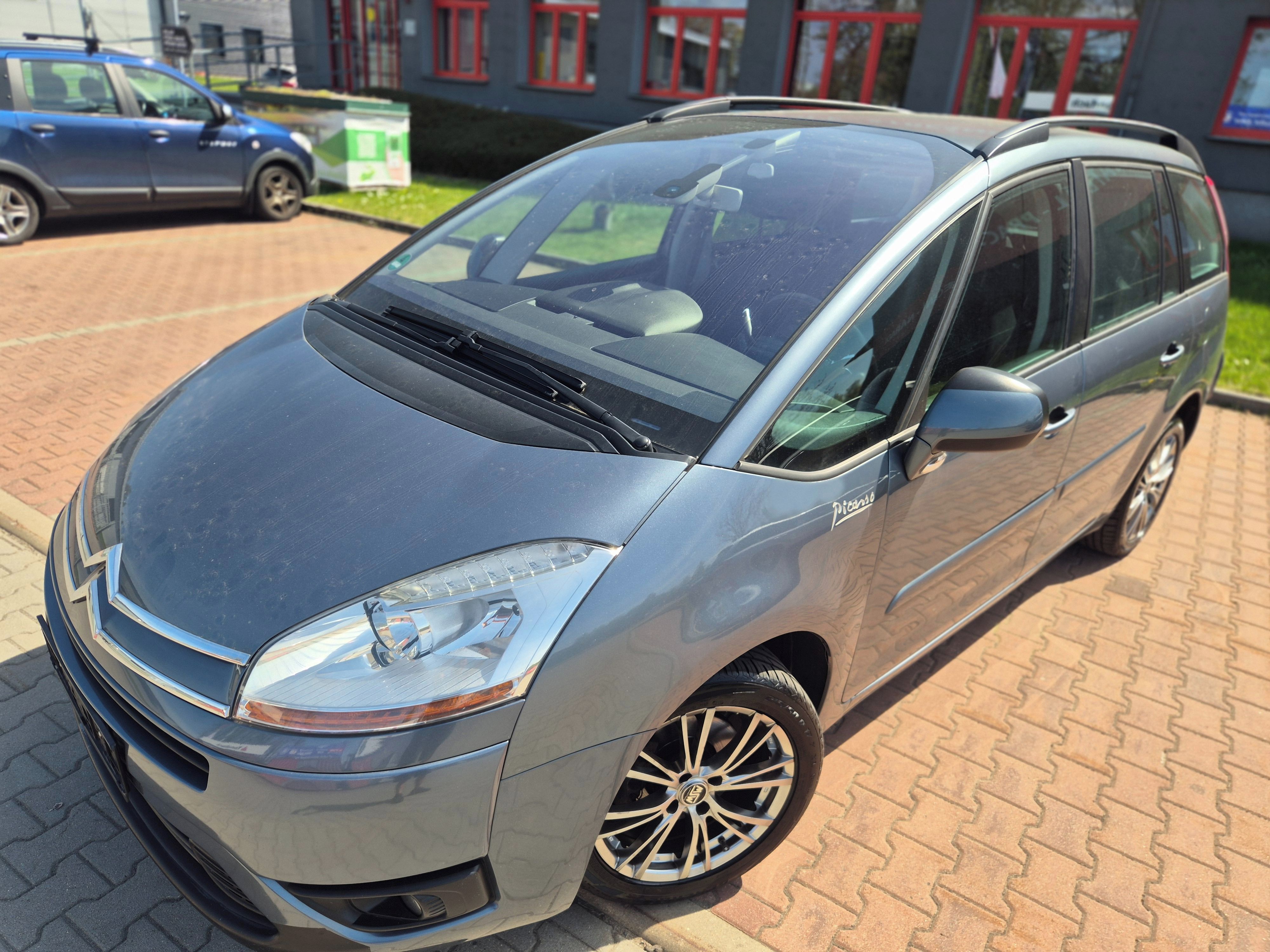 Citroën C4 Picasso, 1 maj.plný servis nová STK - fotka 4