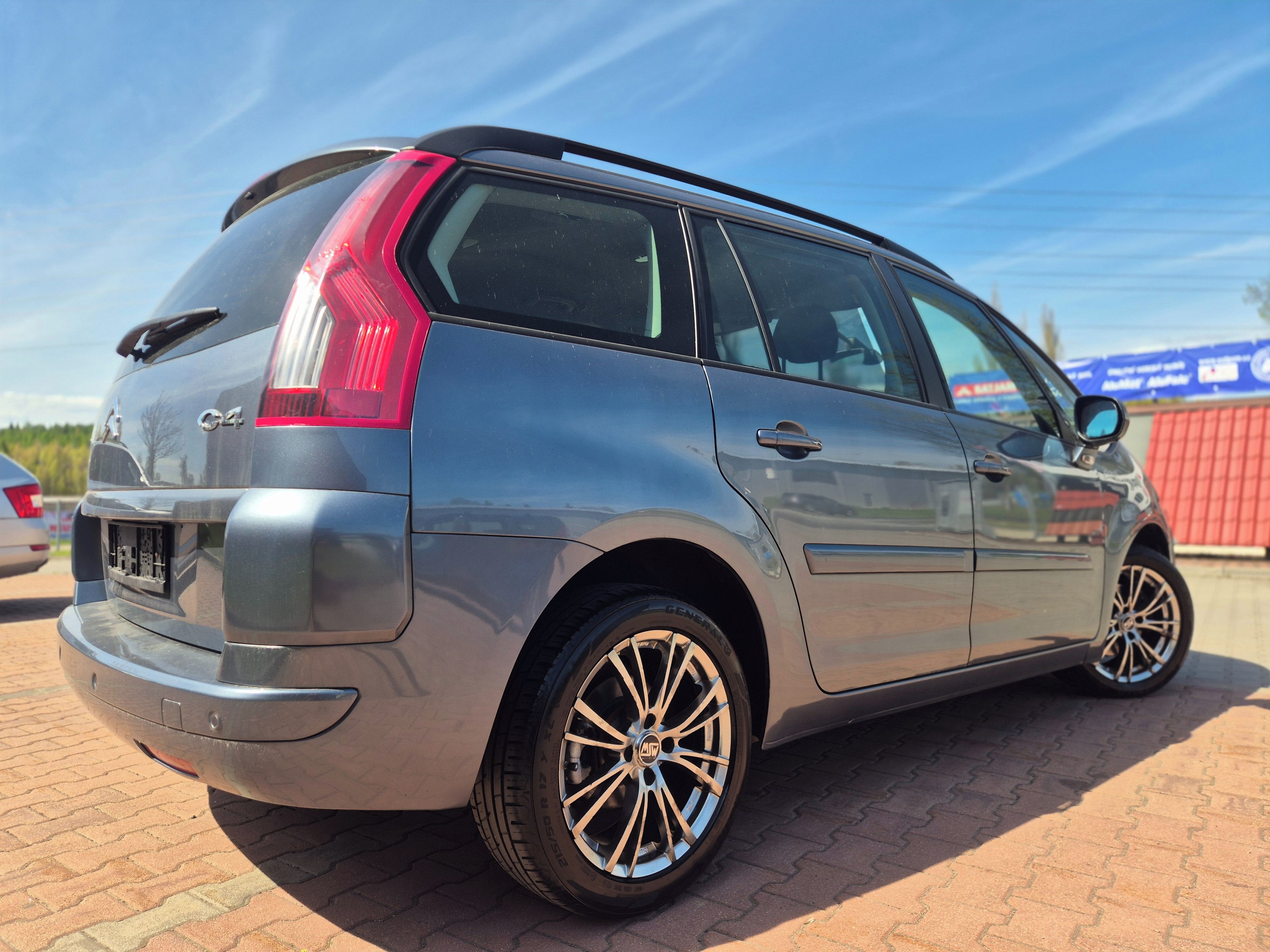 Citroën C4 Picasso, 1 maj.plný servis nová STK - fotka 3