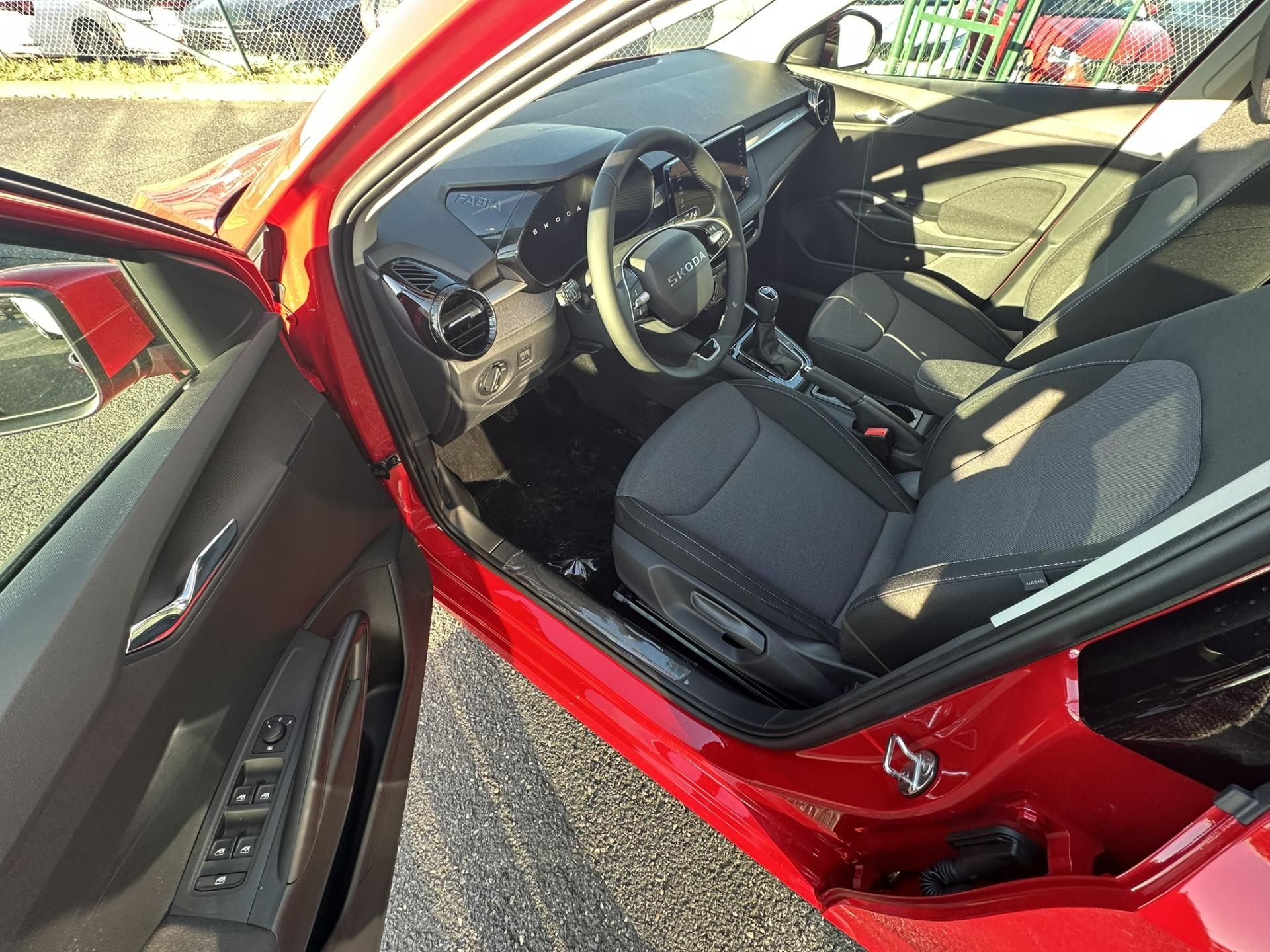 Škoda Fabia, CLASSIC 1.0TSI 70kW + tažné - fotka 6
