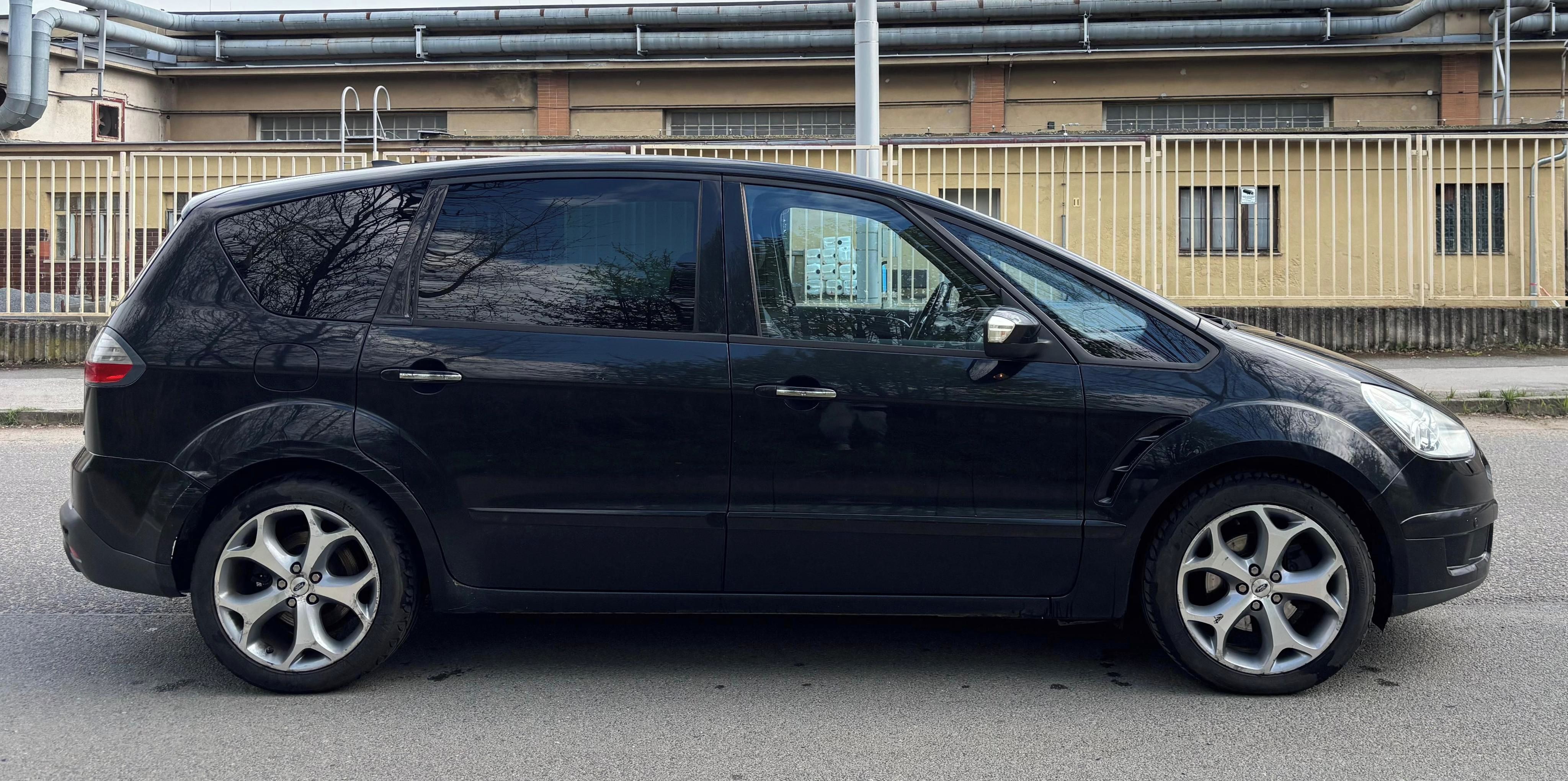 Ford S-MAX, 2.2 TDCi 129 kW Kůže Tažné - fotka 4