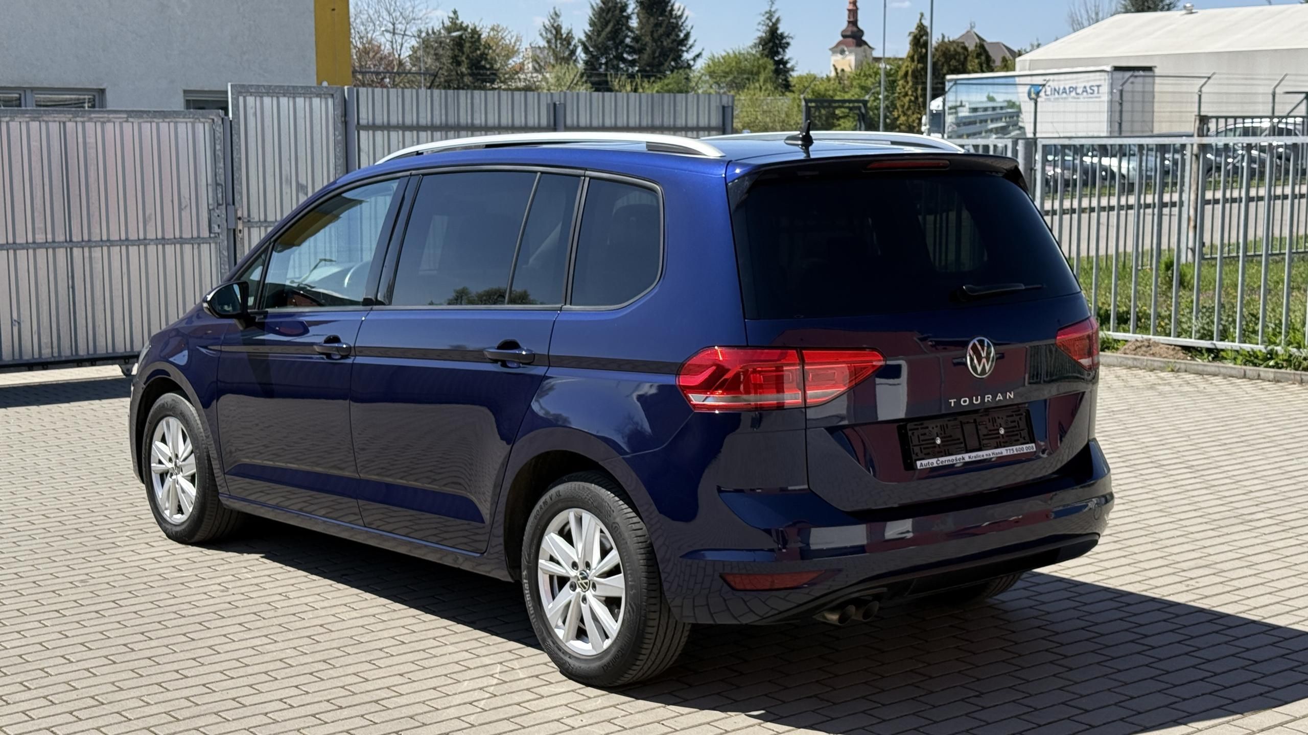 Volkswagen Touran, 2.0TDi*110kW*DSG*7MÍST*STYLE* - fotka 3