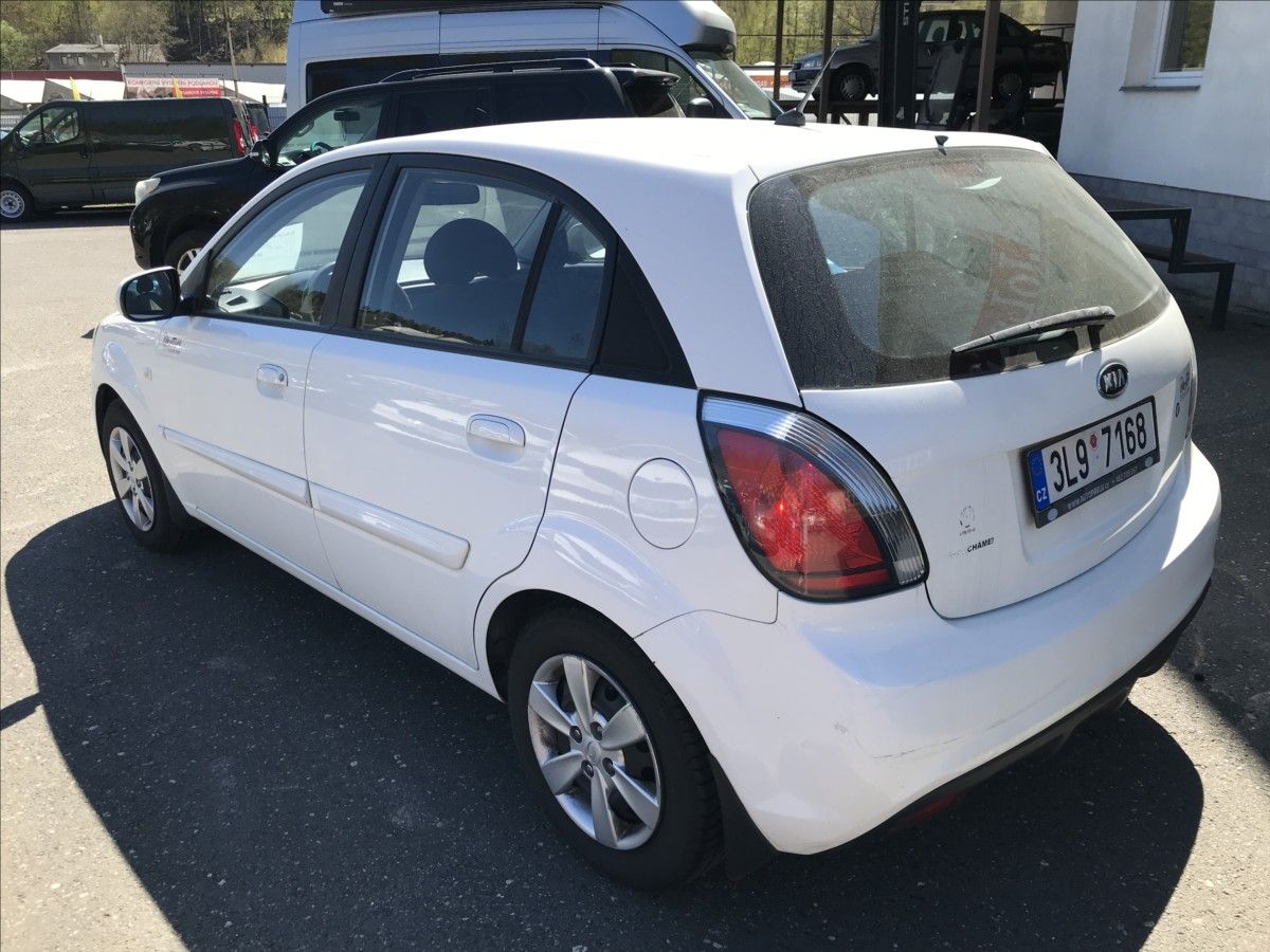 Kia Rio, 1,4 i 71kW 5dv. AC - fotka 6