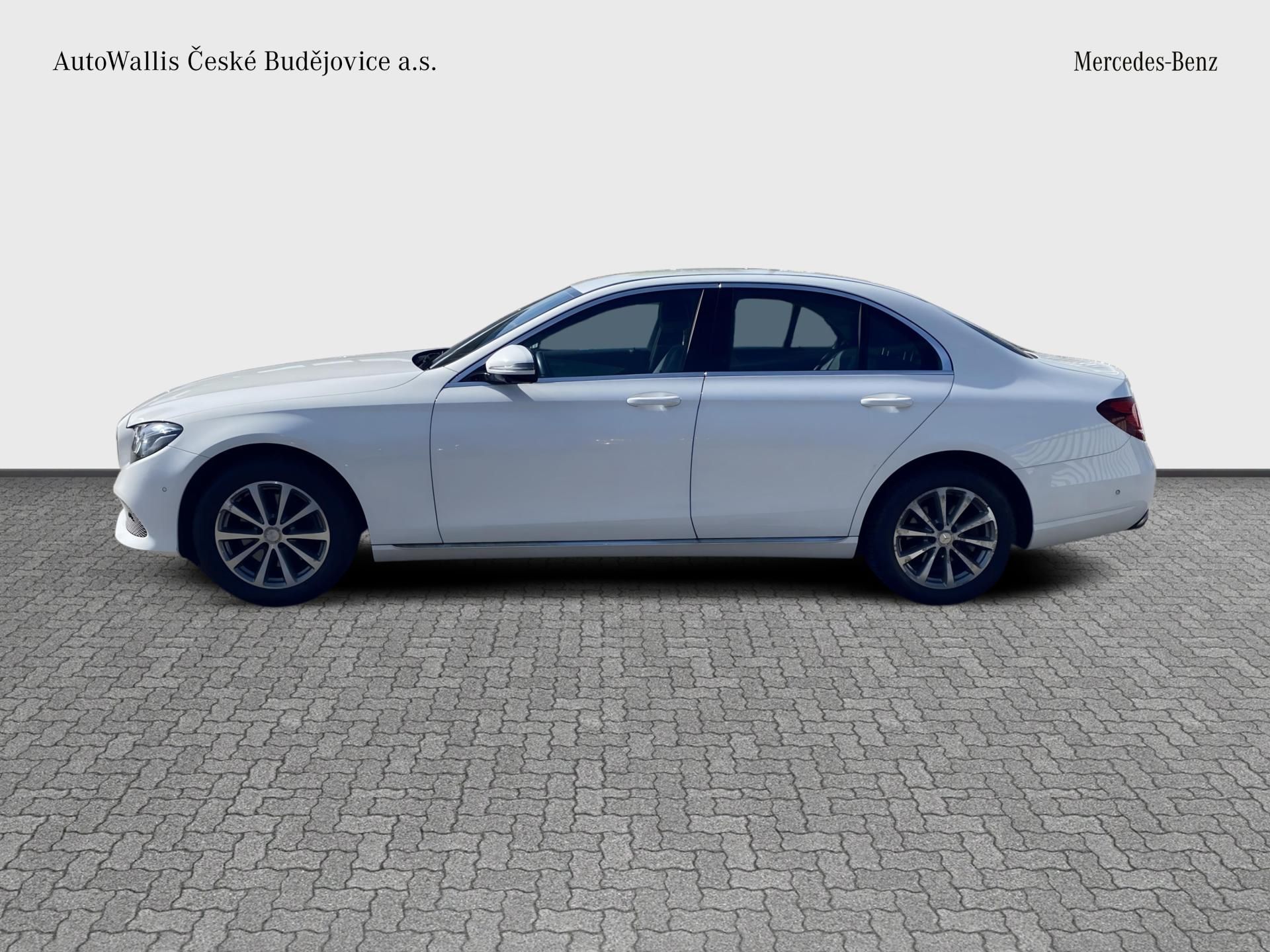 Mercedes-Benz Třídy E, E 220d 4M AVANTGARDE - fotka 2