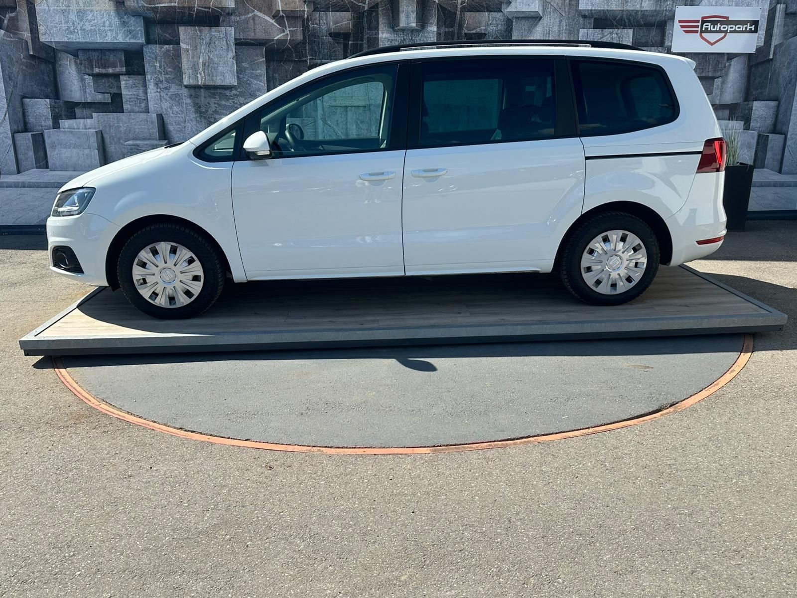 Seat Alhambra, 2.0TDi, 110KW, ACC, BLIS, DPH - fotka 4