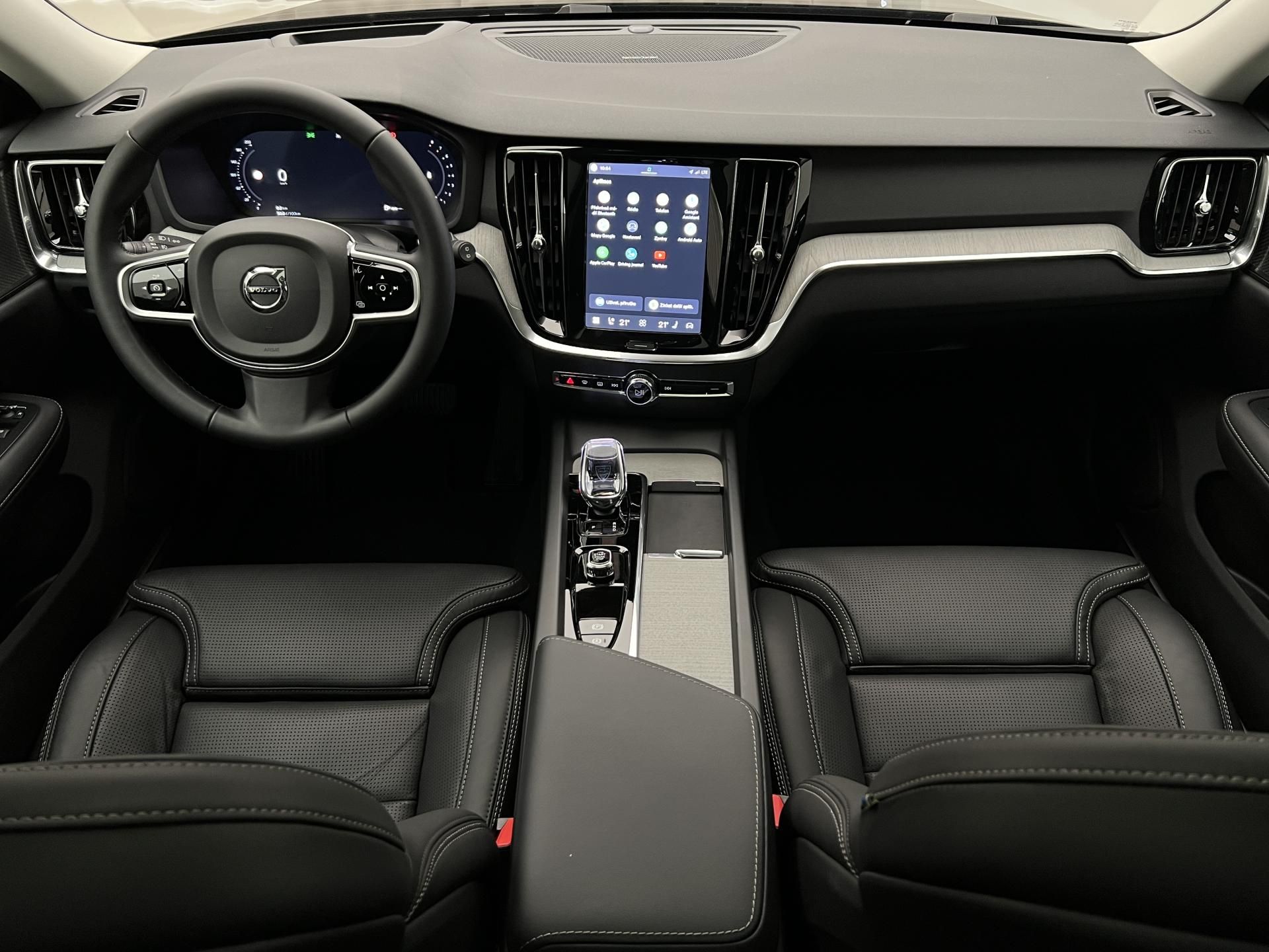 Volvo V60, B4 PLUS DARK AUT 1 MAJ. - fotka 2