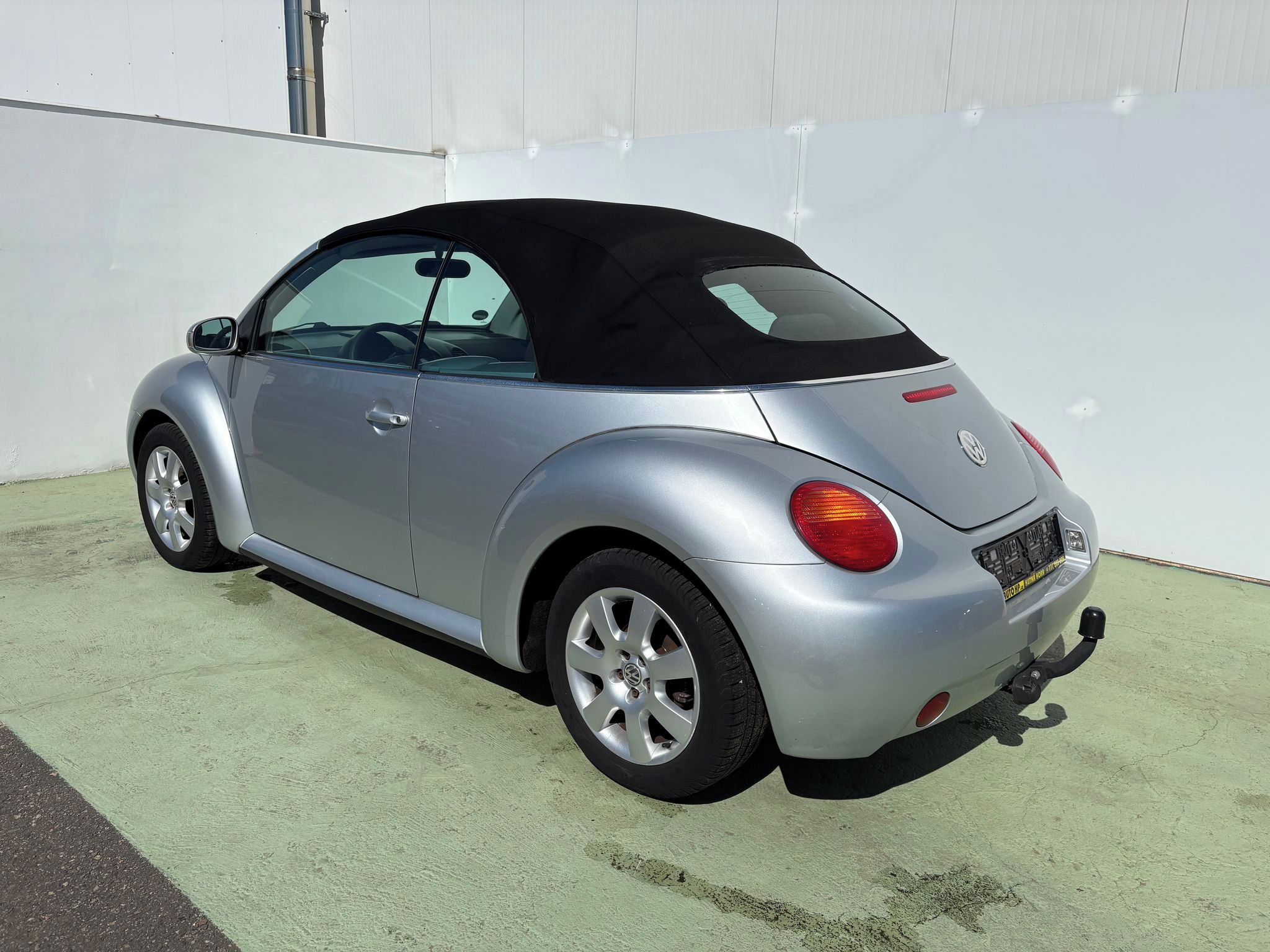 Volkswagen New Beetle, 1.4, 55kW, Klima, Tažné - fotka 4