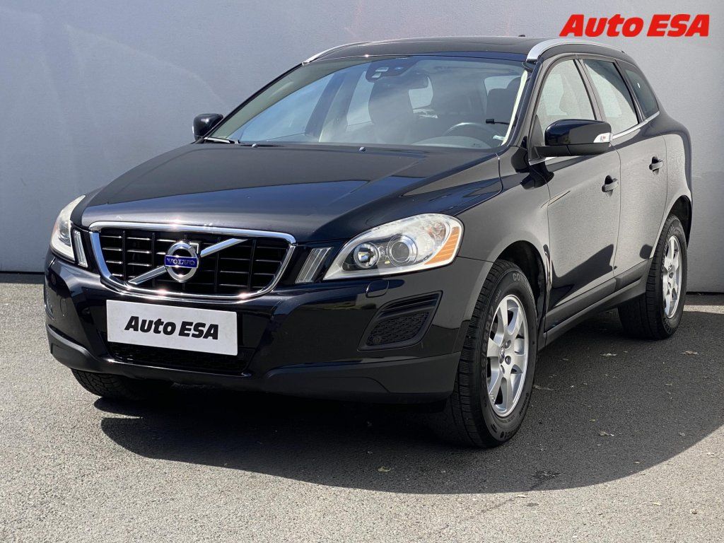 Volvo XC60, 2.4 D3,Summum,AT - fotka 3