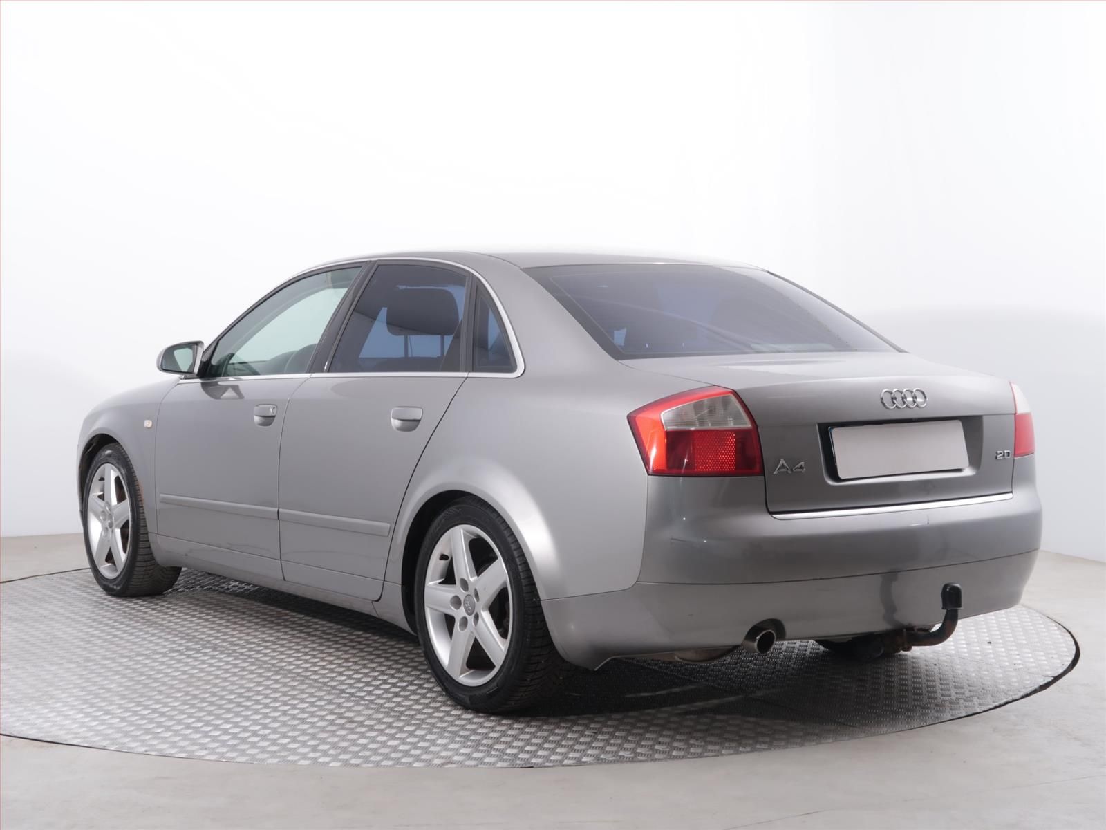 Audi A4, 2.0, po STK, Tažné - fotka 4