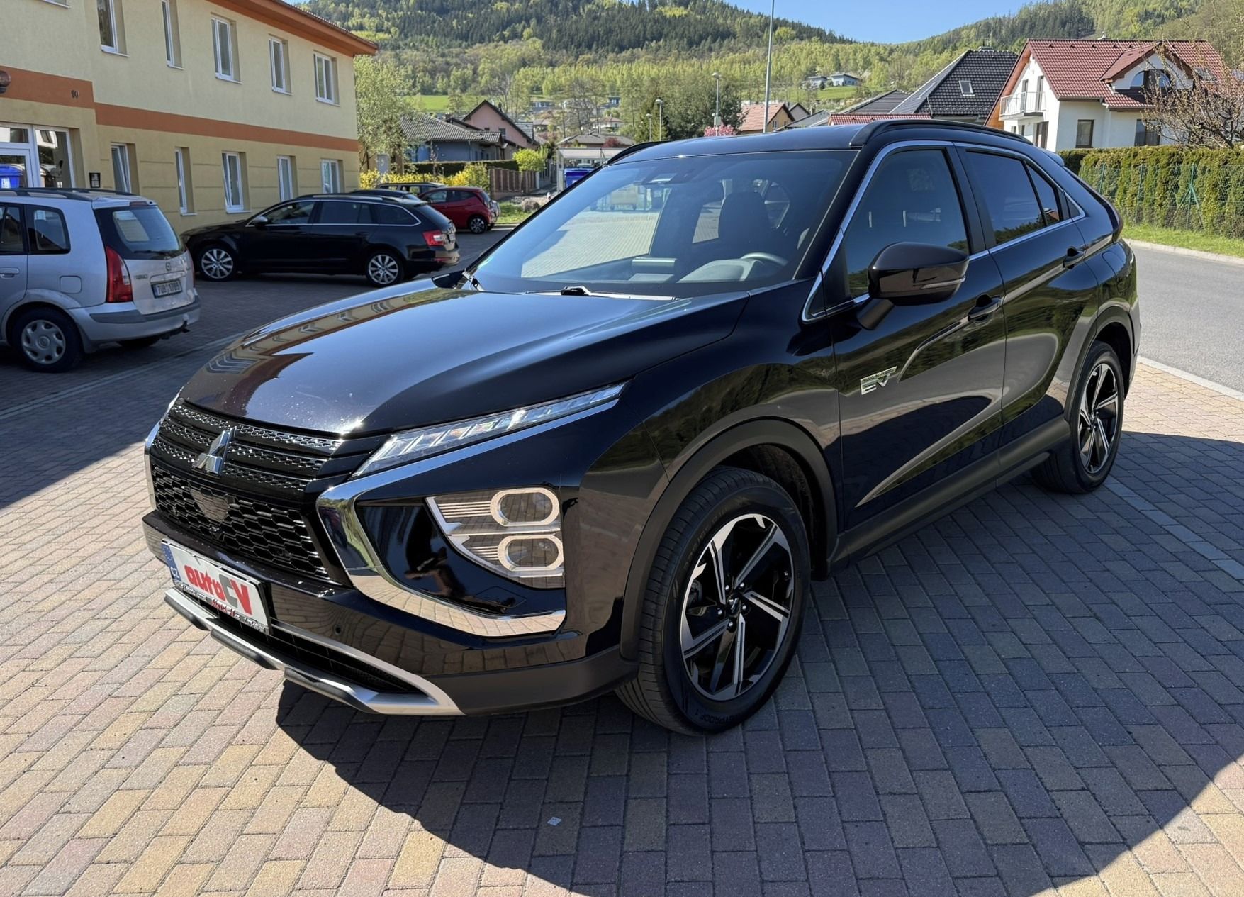 Mitsubishi Eclipse Cross, 2.4 PHEV 138kW 4x4 ZÁRUKA - fotka 2